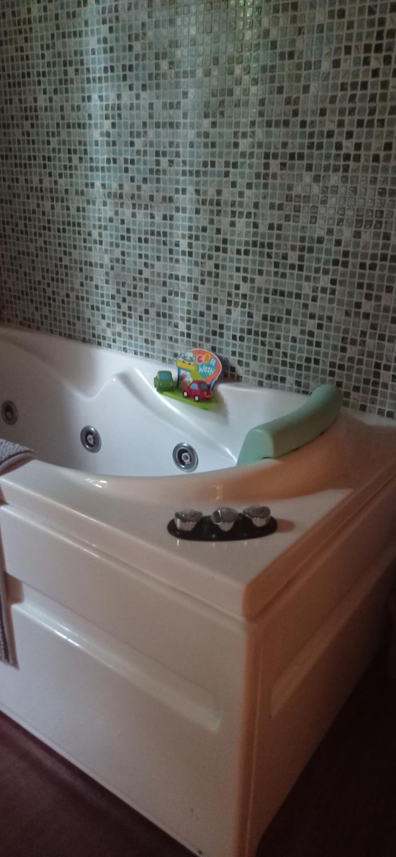Acogedora cabaña con piscina