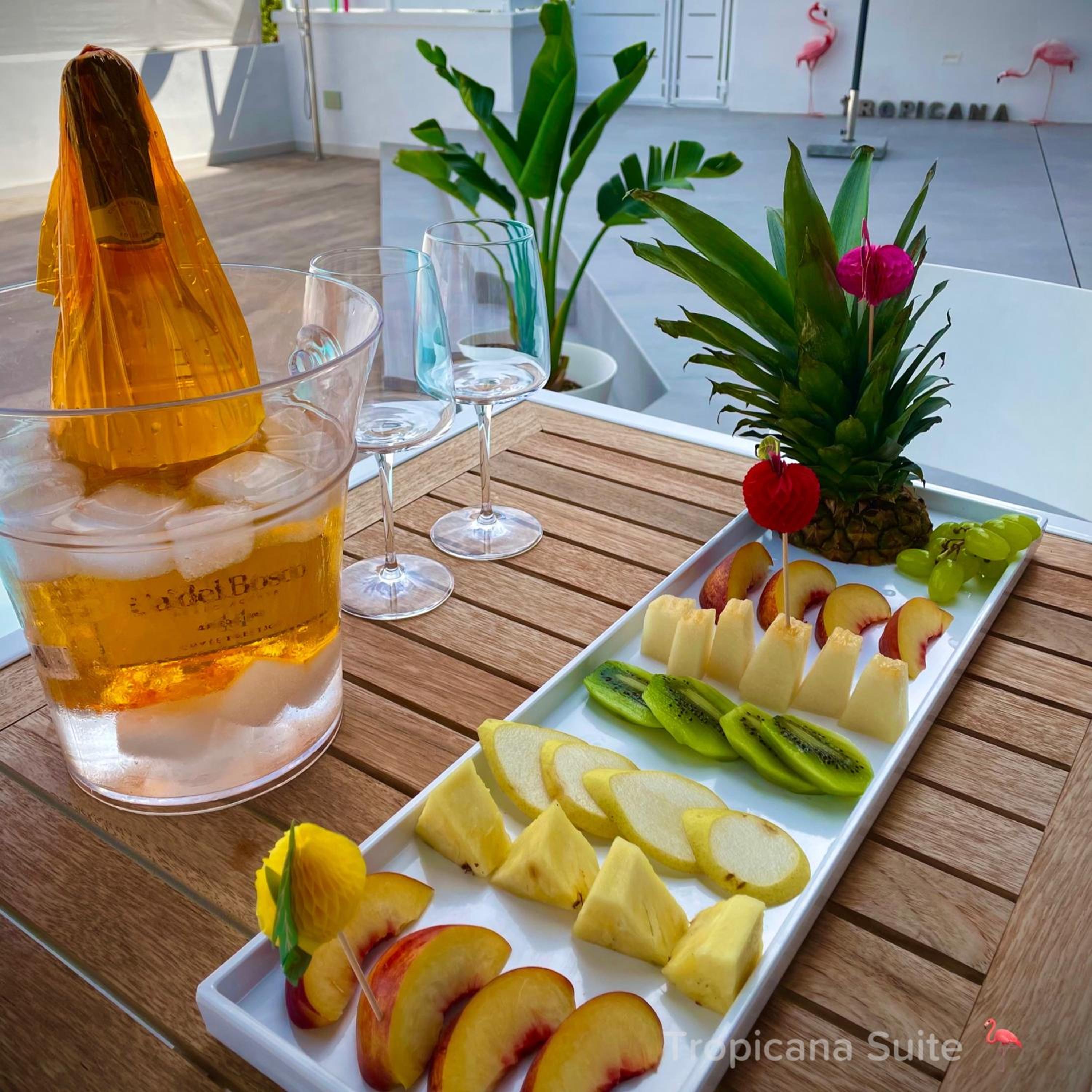 Tropicana Suite - Adults Only photo 2