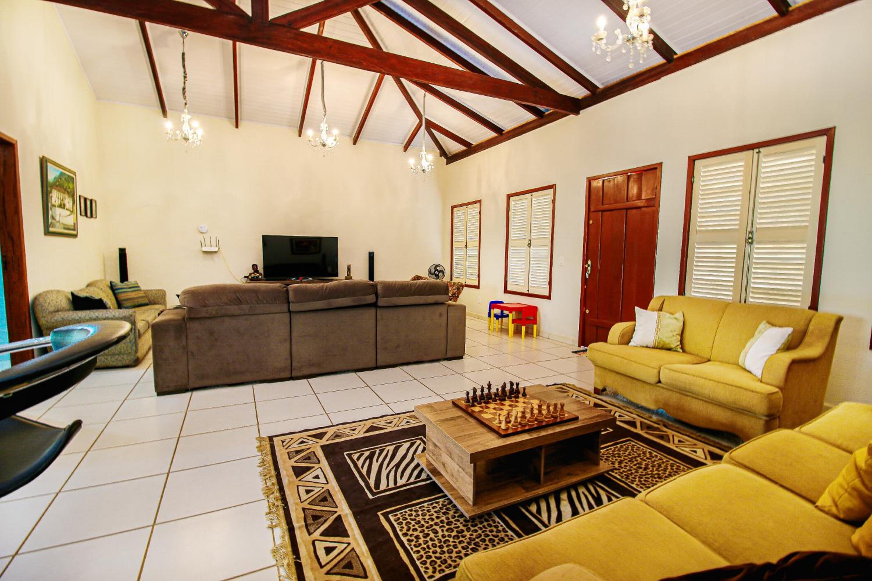 Casa Del Rey - cond. fechado Centro