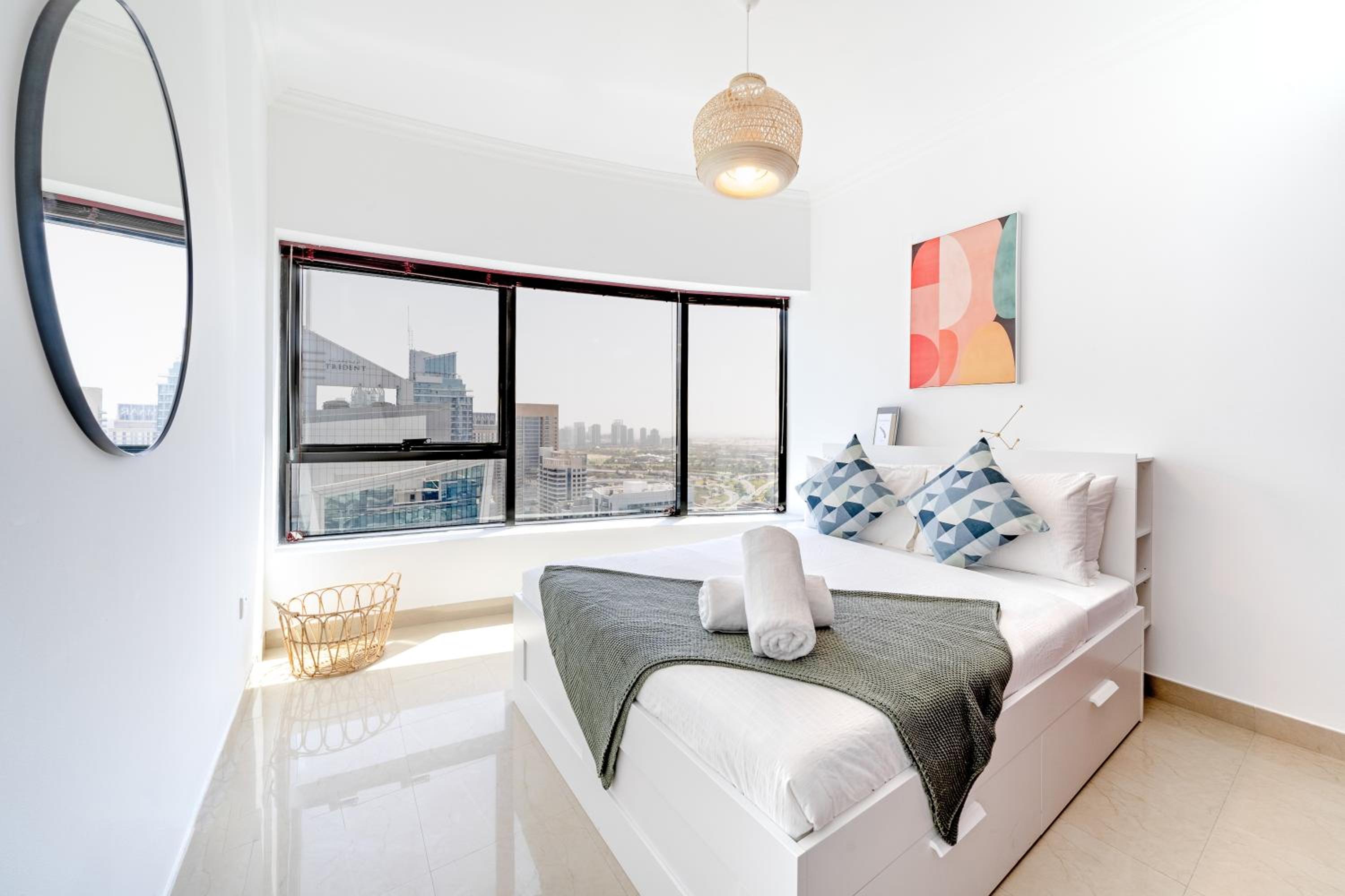 Spacious 3BR with 180˚ Dubai Marina Views