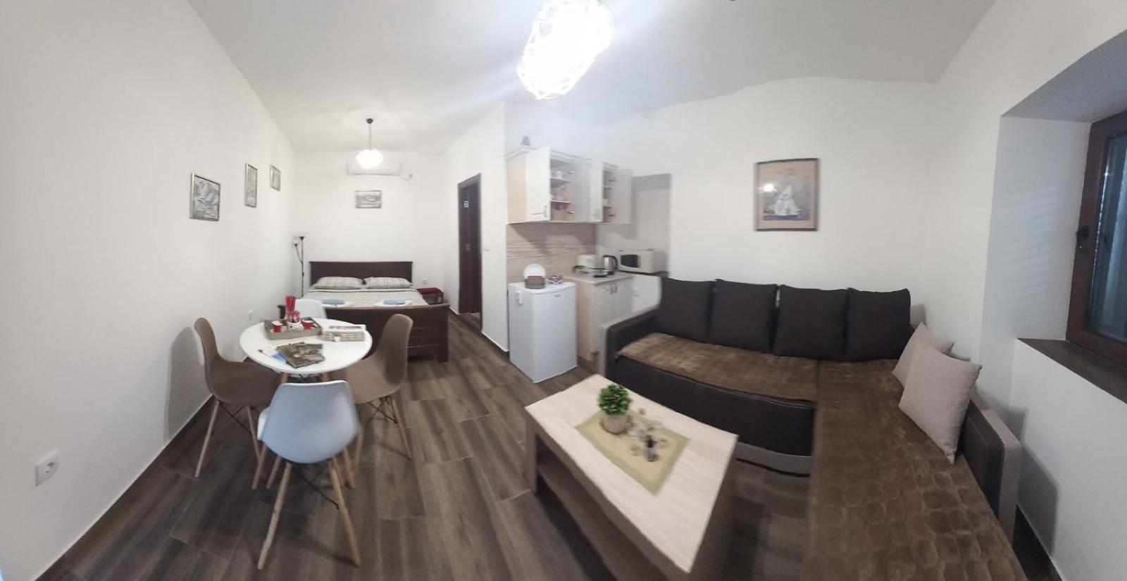 Aleksa photo 3