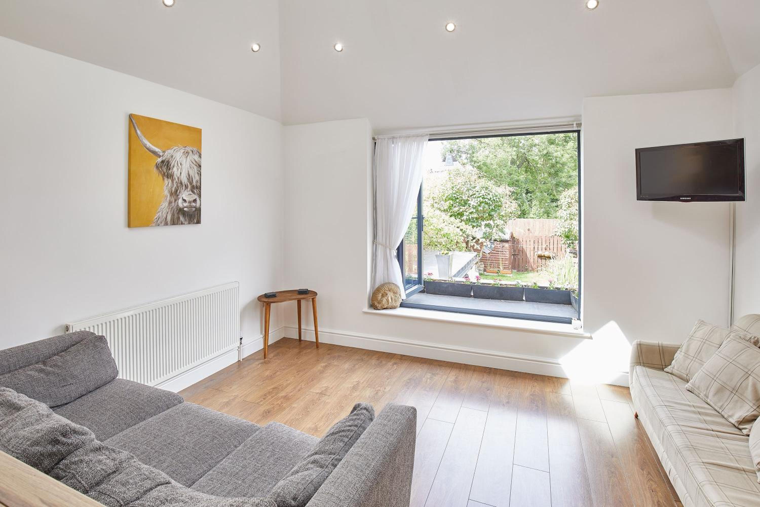 Host & Stay - The Duck Pond view 2