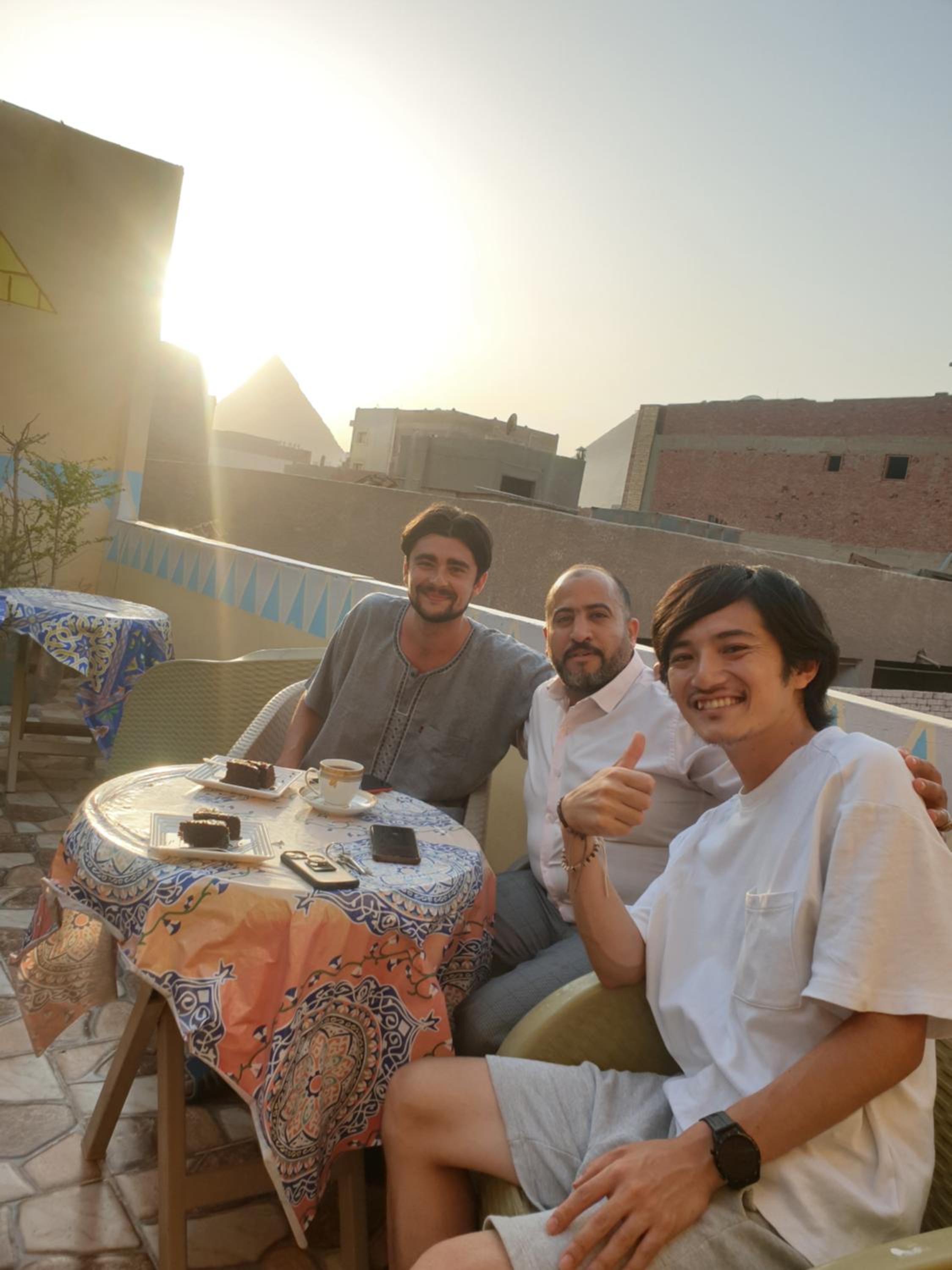 2 Jana Pyramids view inn