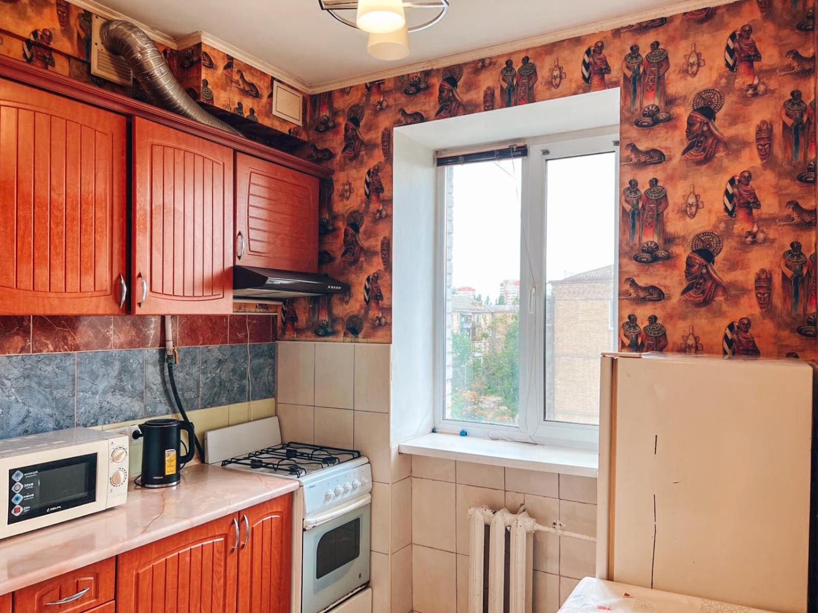 apartment near metro station Darnitsa view 3