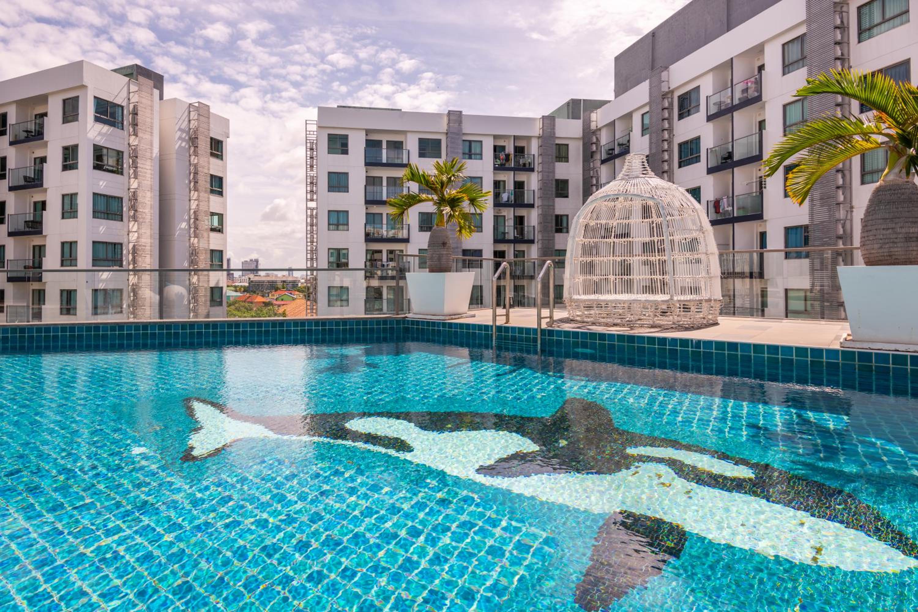 Rare XXXL Swimming Pools Resort - Free Fast WIFI - Top Floor Pool View Balcony view 3