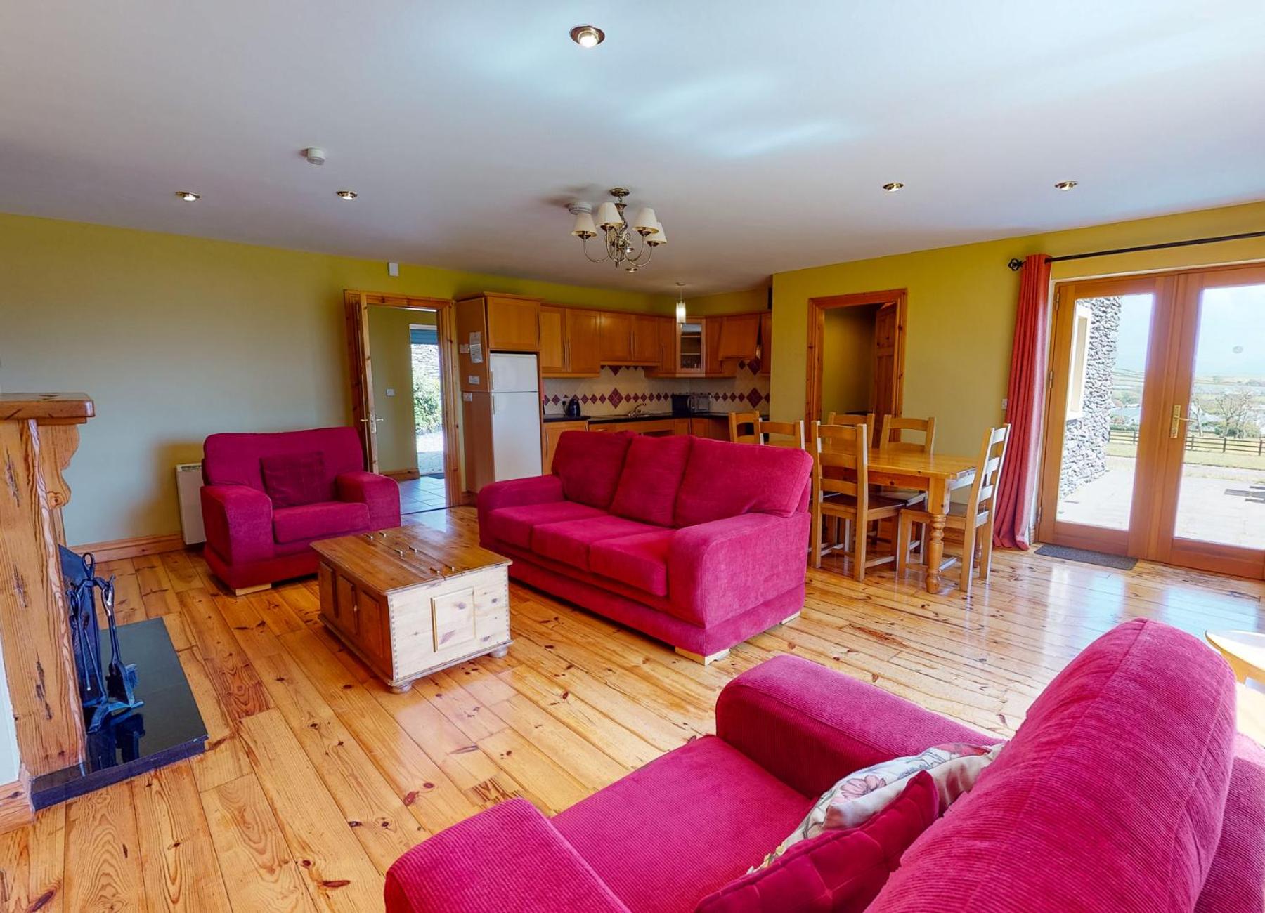 Dingle Courtyard Cottages 4 Bed Sleeps 8 view 4