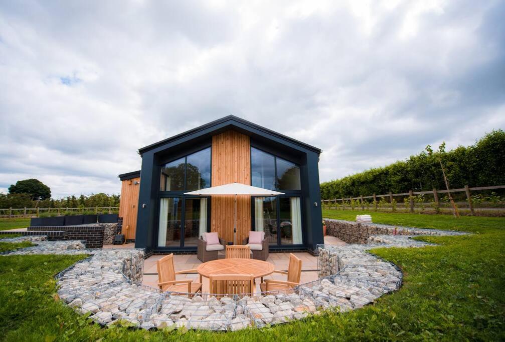 Holly Lodge and Little Orchard view 5