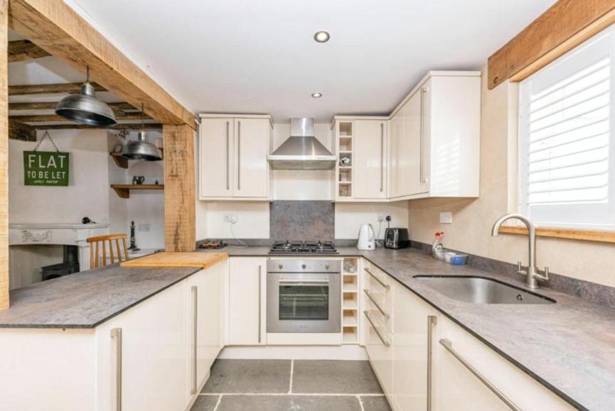 Huntingdon Vacations - Samuel Pepys Cottage - Property Image 1