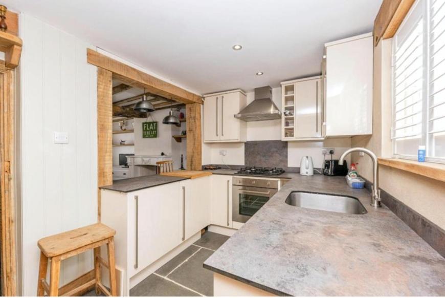 Huntingdon Vacations - Samuel Pepys Cottage - Property Image 2