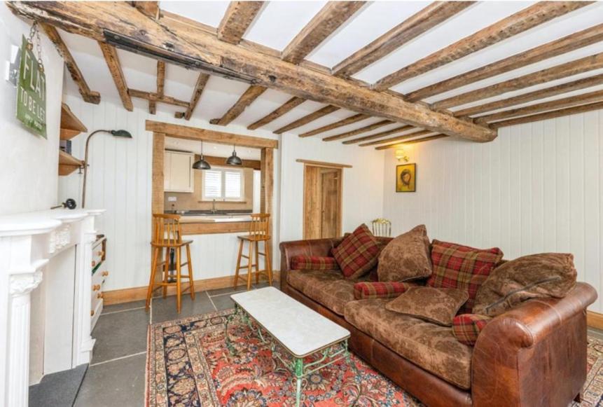 Huntingdon Vacations - Samuel Pepys Cottage - Property Image 4
