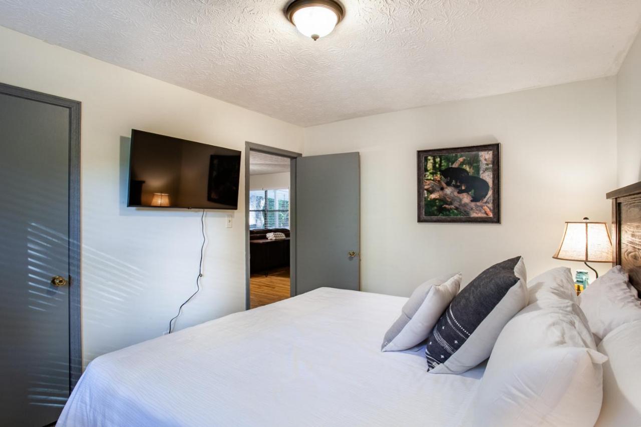 Hopp On Inn Secluded 3BR Home