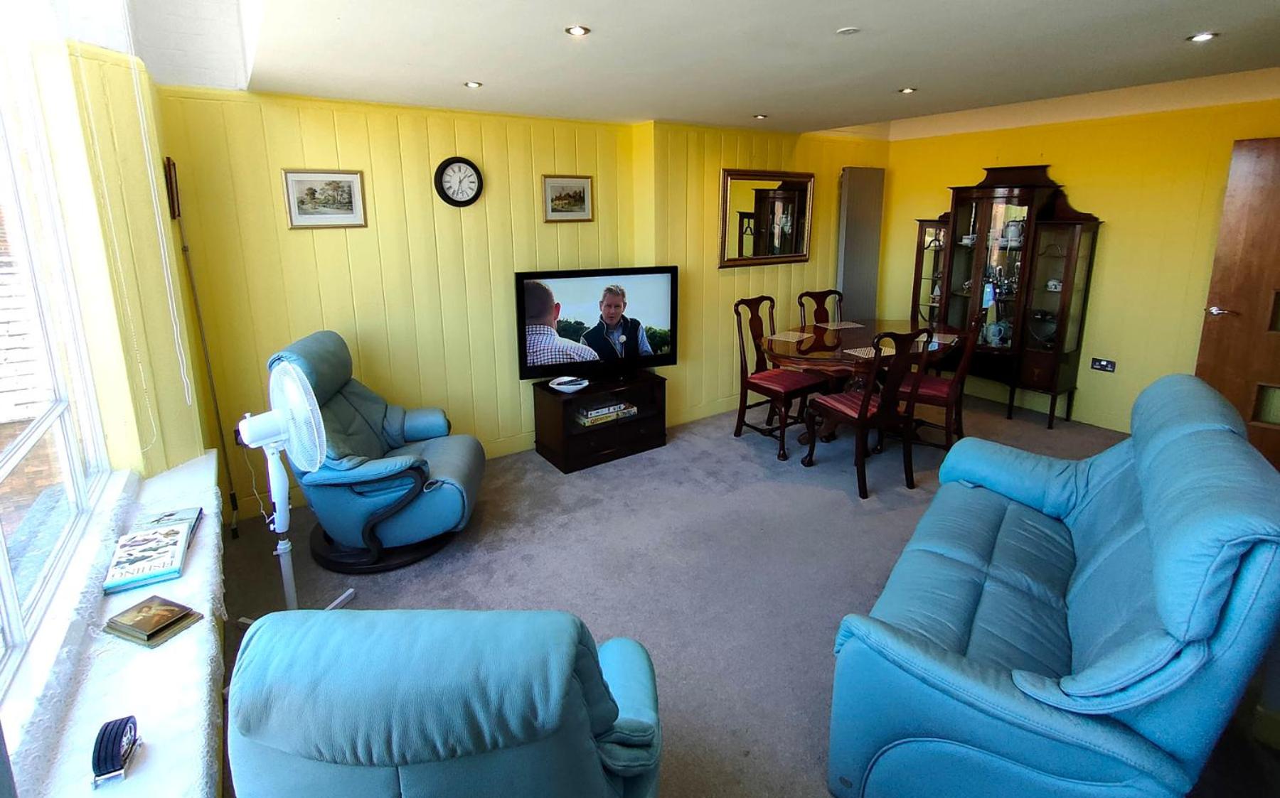 Stunning 2-bed Listed Apartment in Taunton's historic centre view 5
