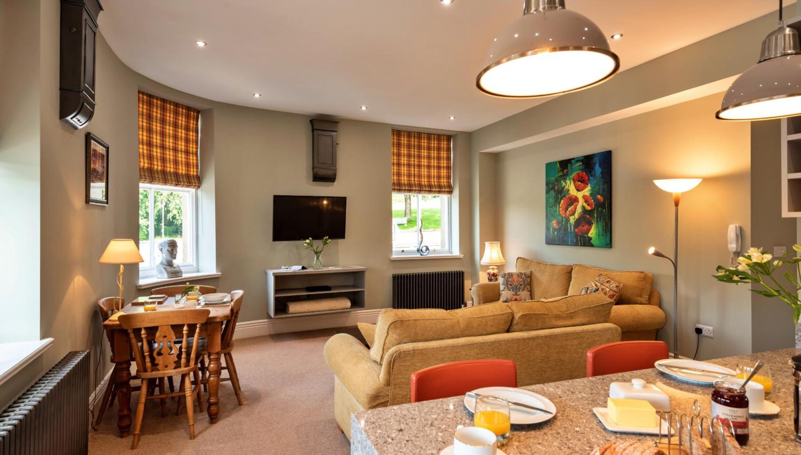 Finest Retreats - The Old Post Office Apartment 1 view 3