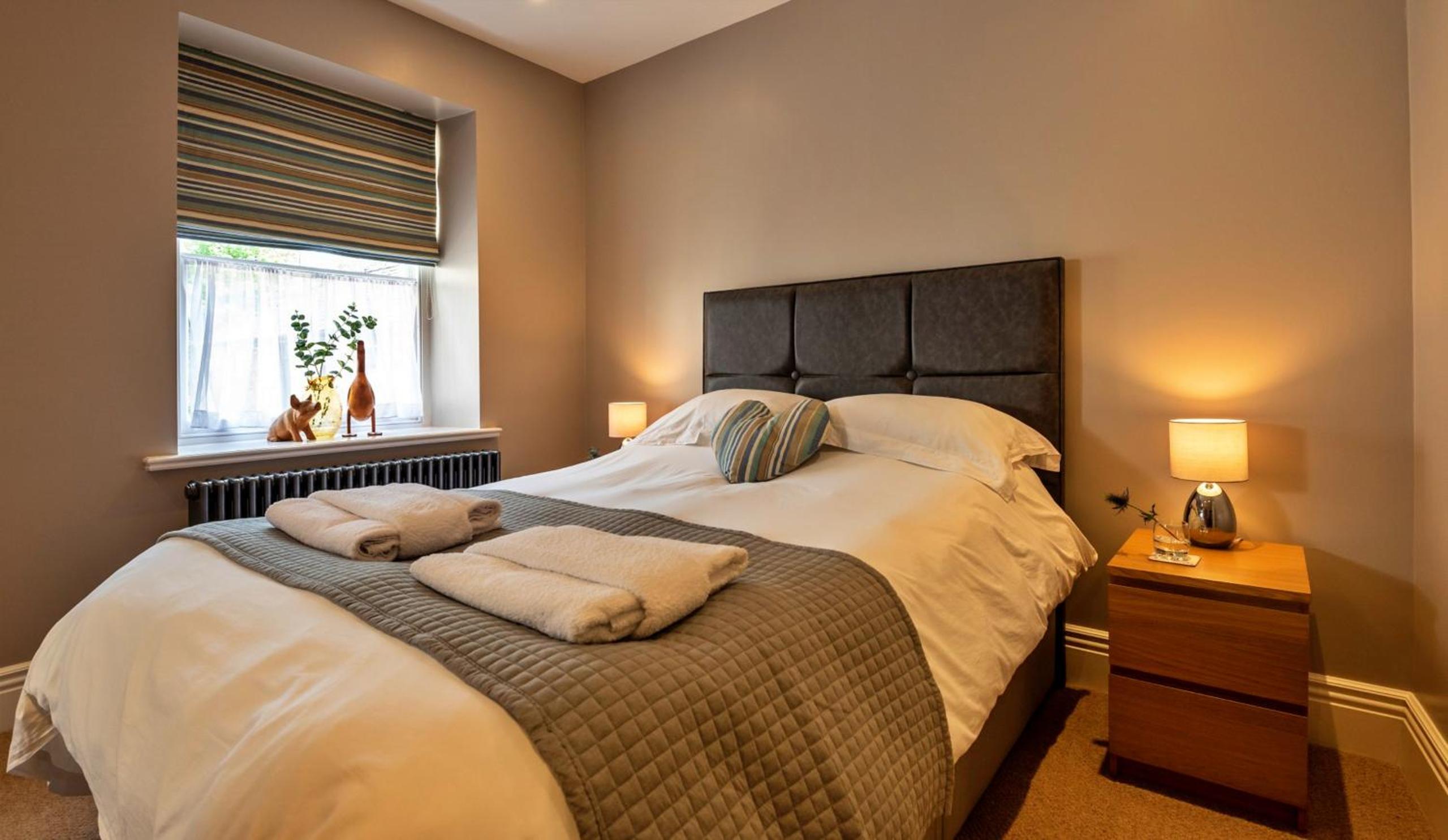 Finest Retreats - The Old Post Office Apartment 2 view 5