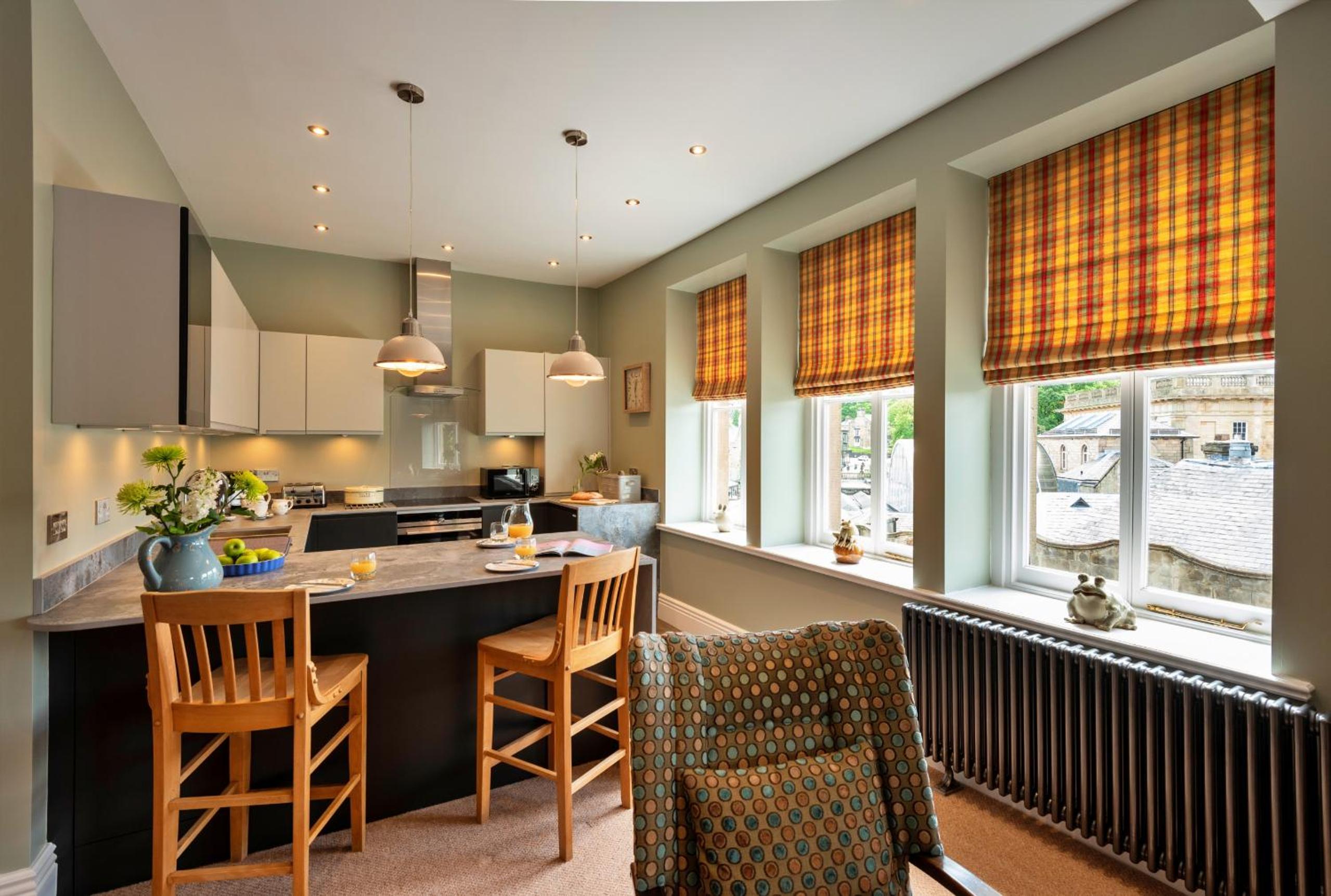Finest Retreats - The Old Post Office Apartment 2 view 3