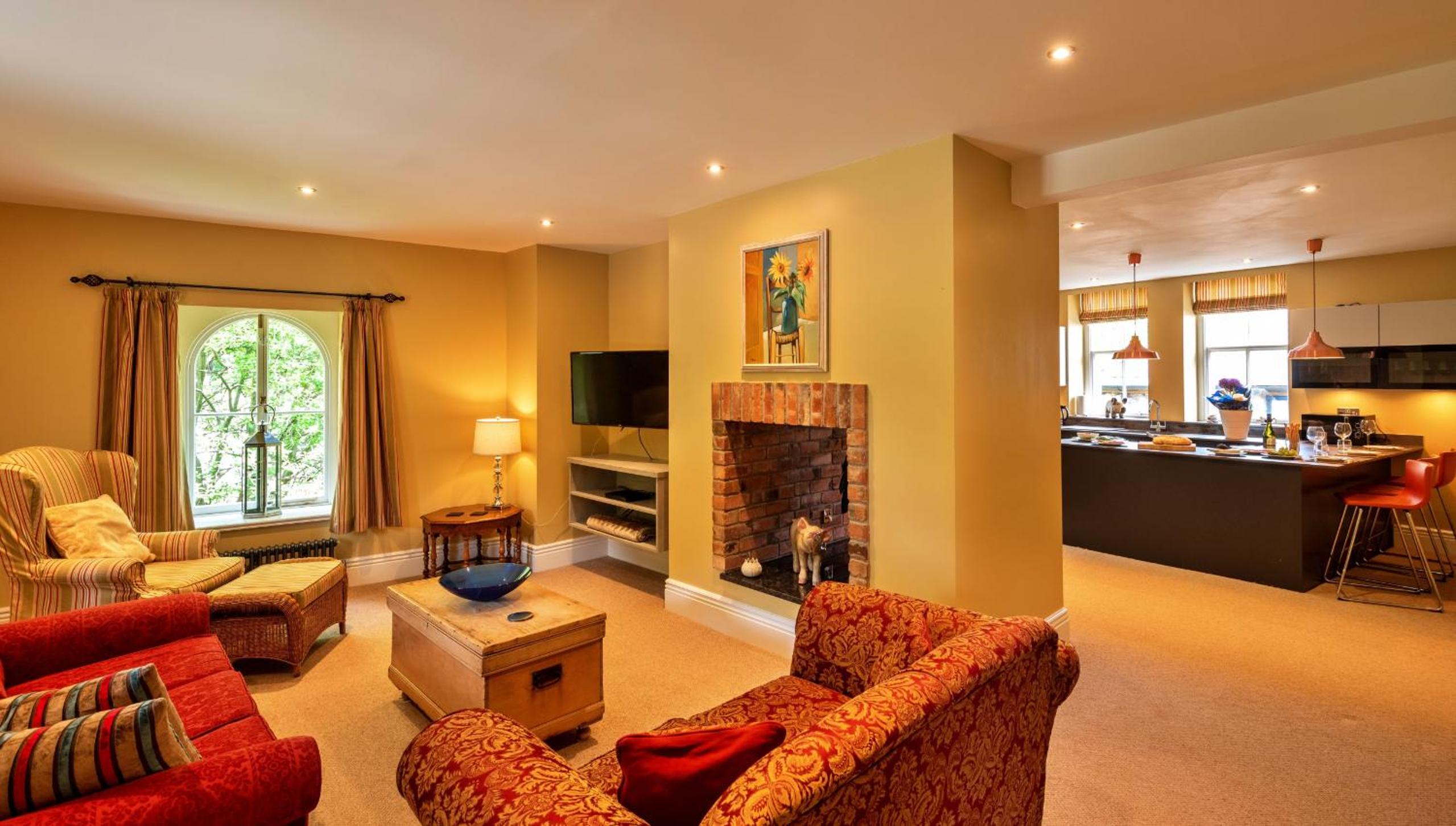 Finest Retreats - The Old Post Office Apartment 3 view 5