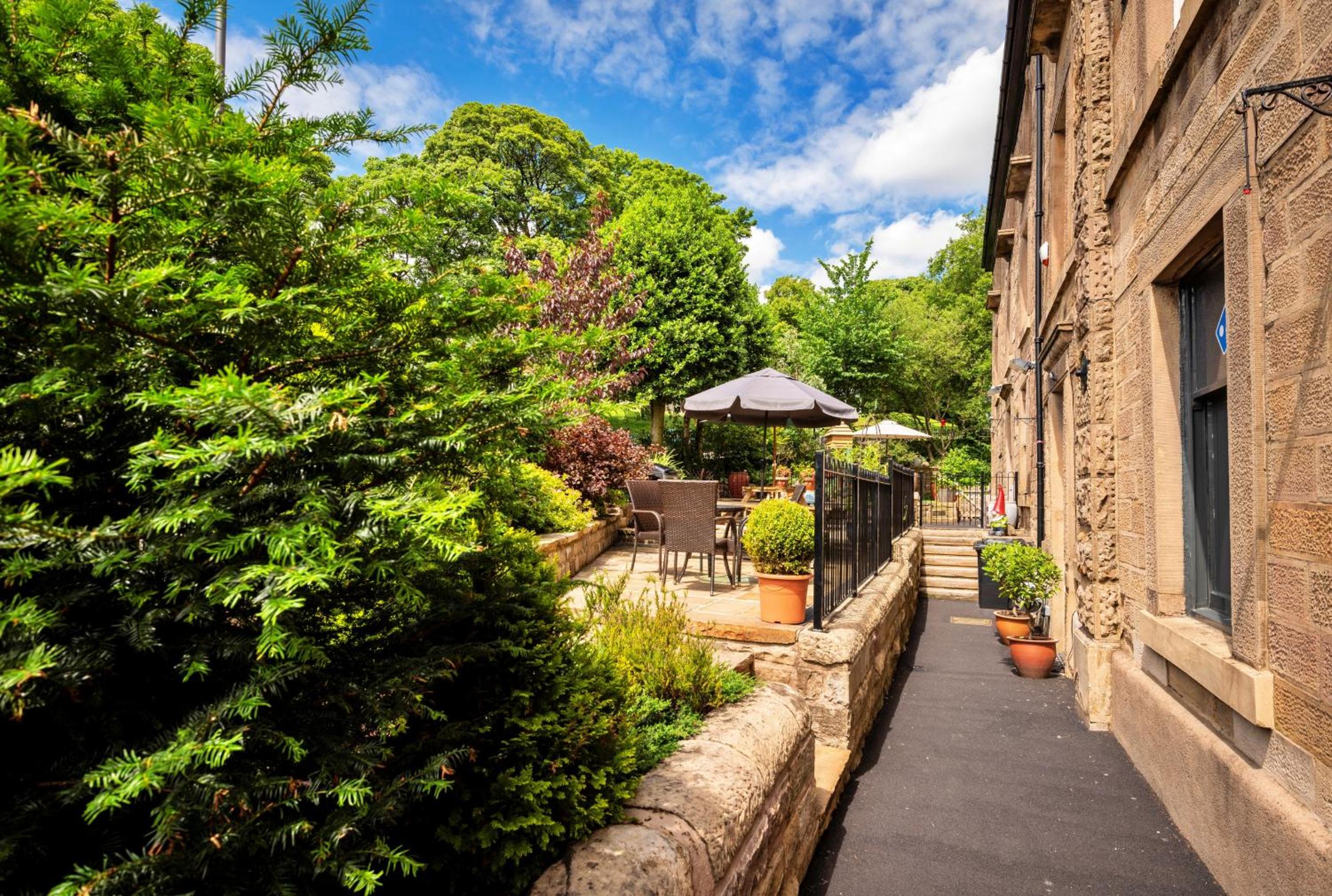 Finest Retreats - The Old Post Office Apartment 3 view 2