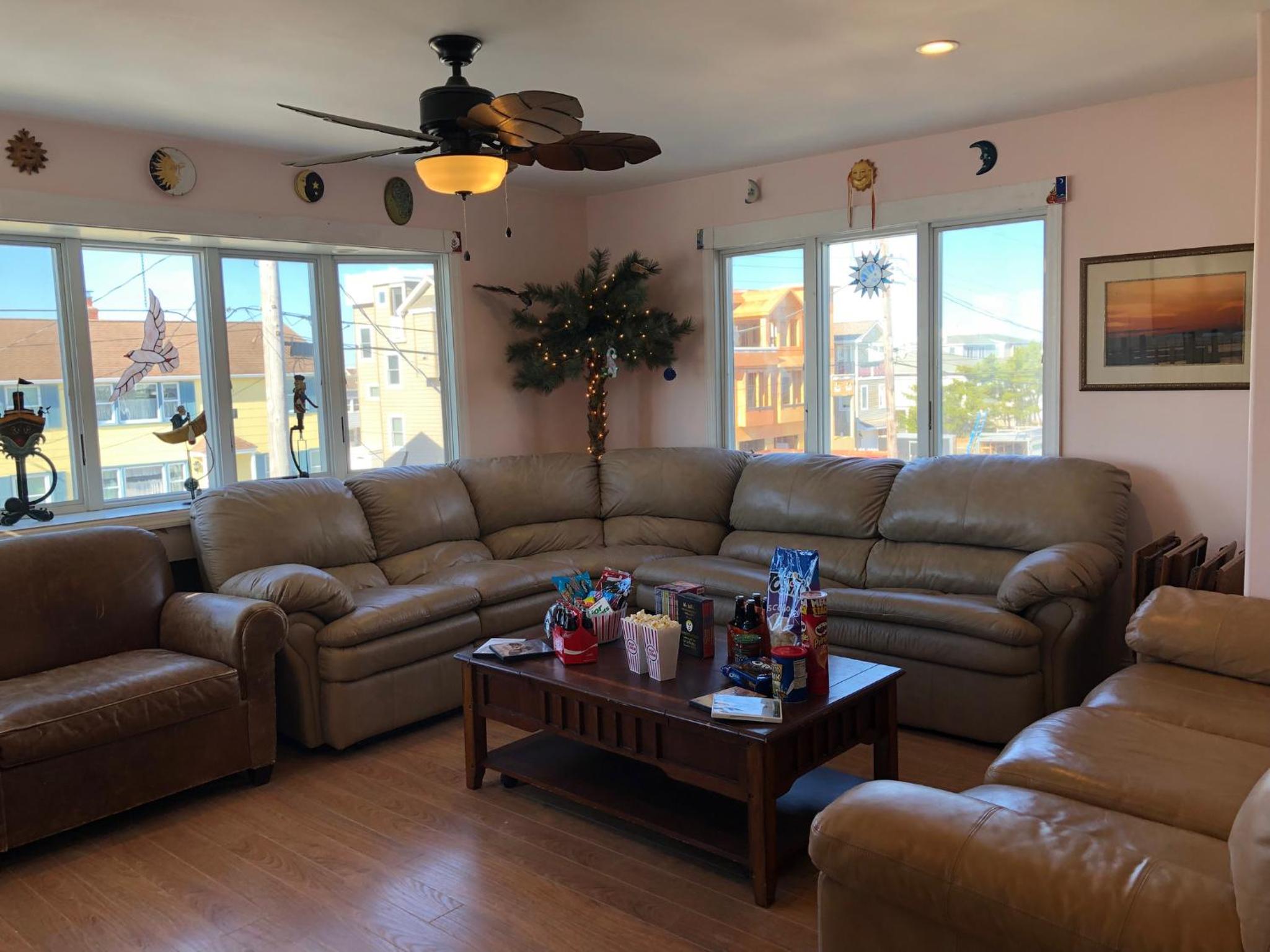Beach House Retreats 6-just 30 Steps from the Beach with Rooftop Hot Tub and Gourmet Kitchen view 5