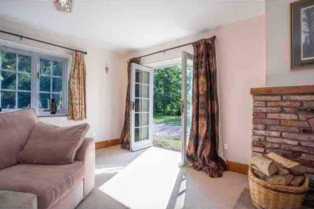 Stunning 4 bedroom farm house photo 5