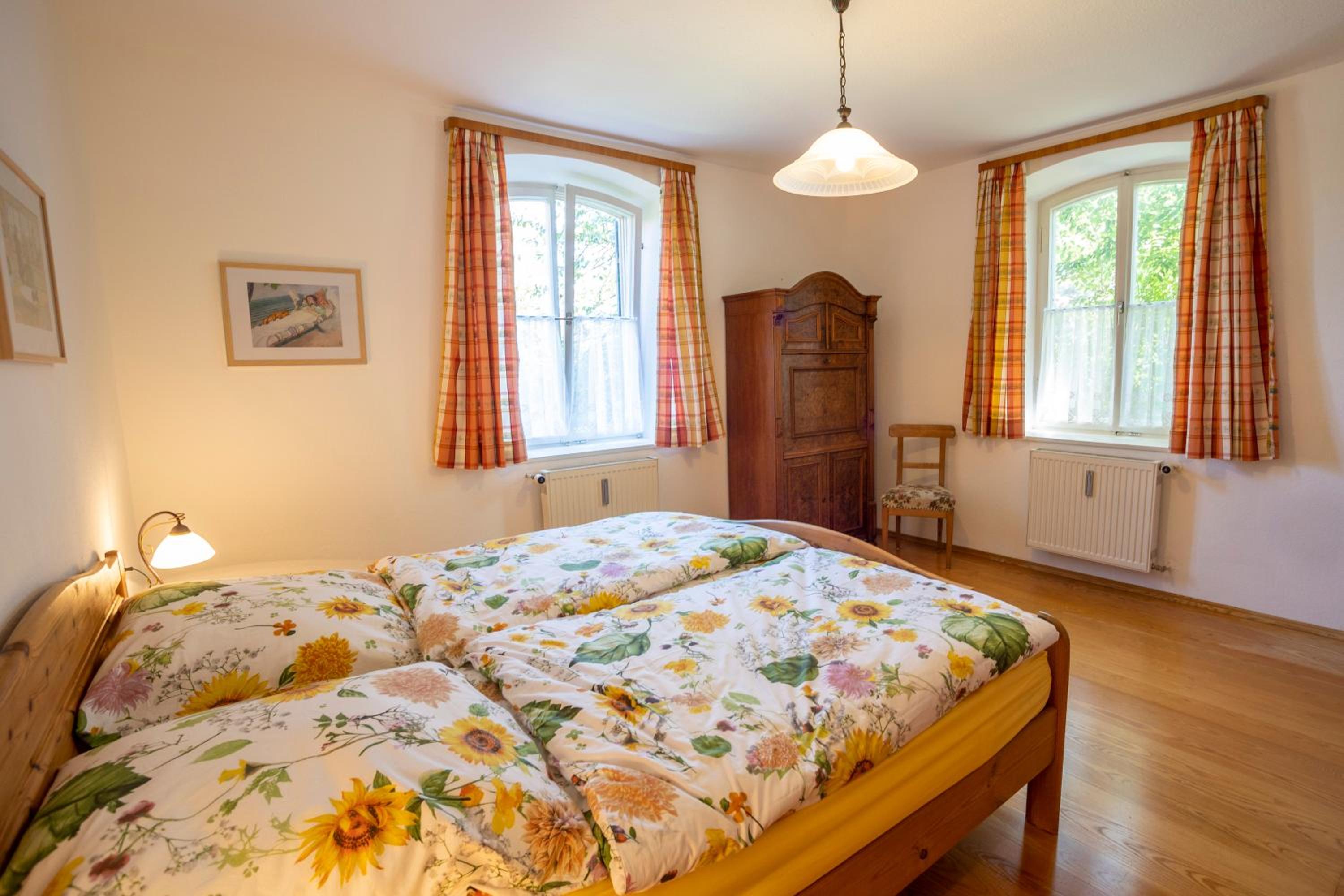 Landhauswohnung mit wildromantischem Garten