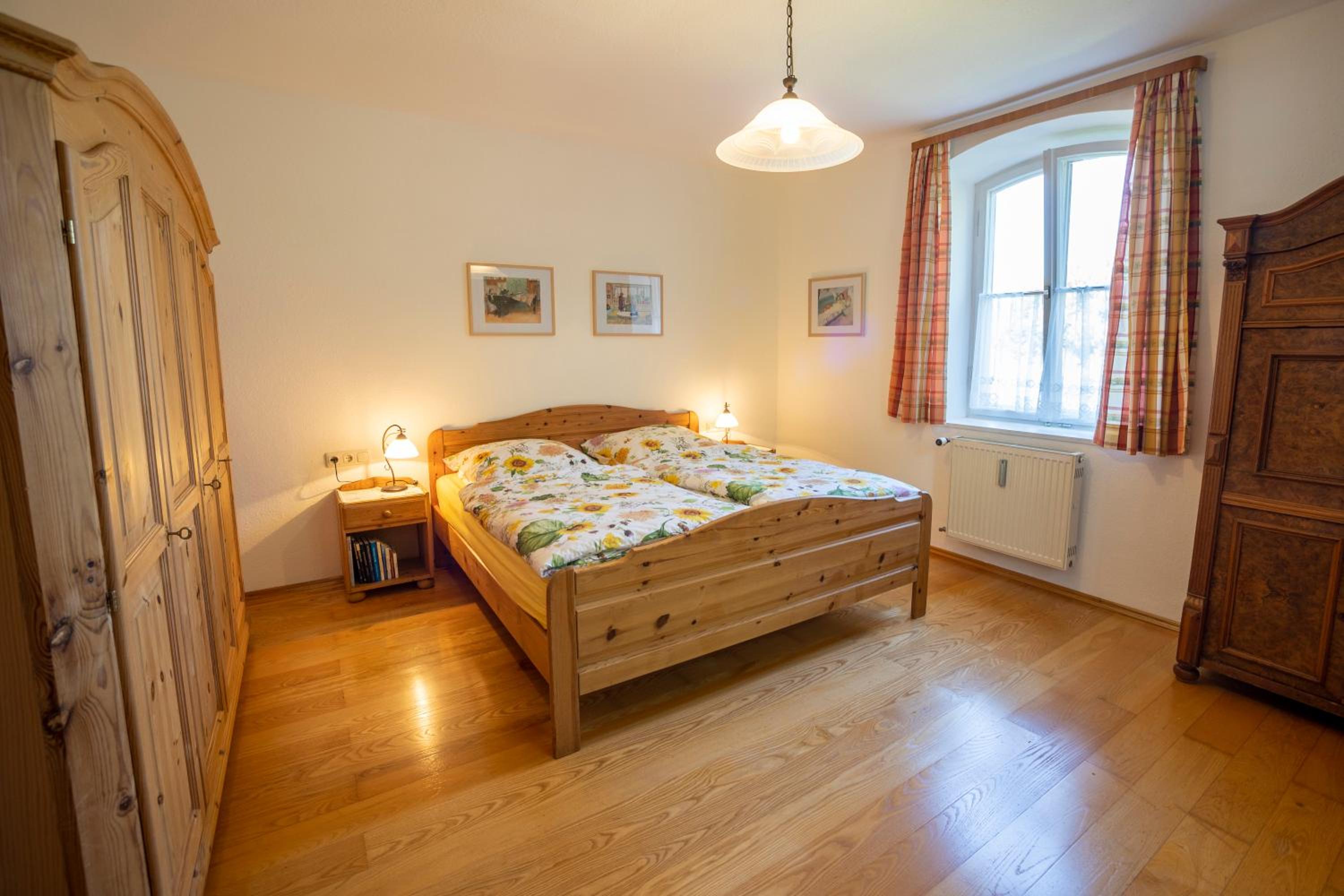 Landhauswohnung mit wildromantischem Garten