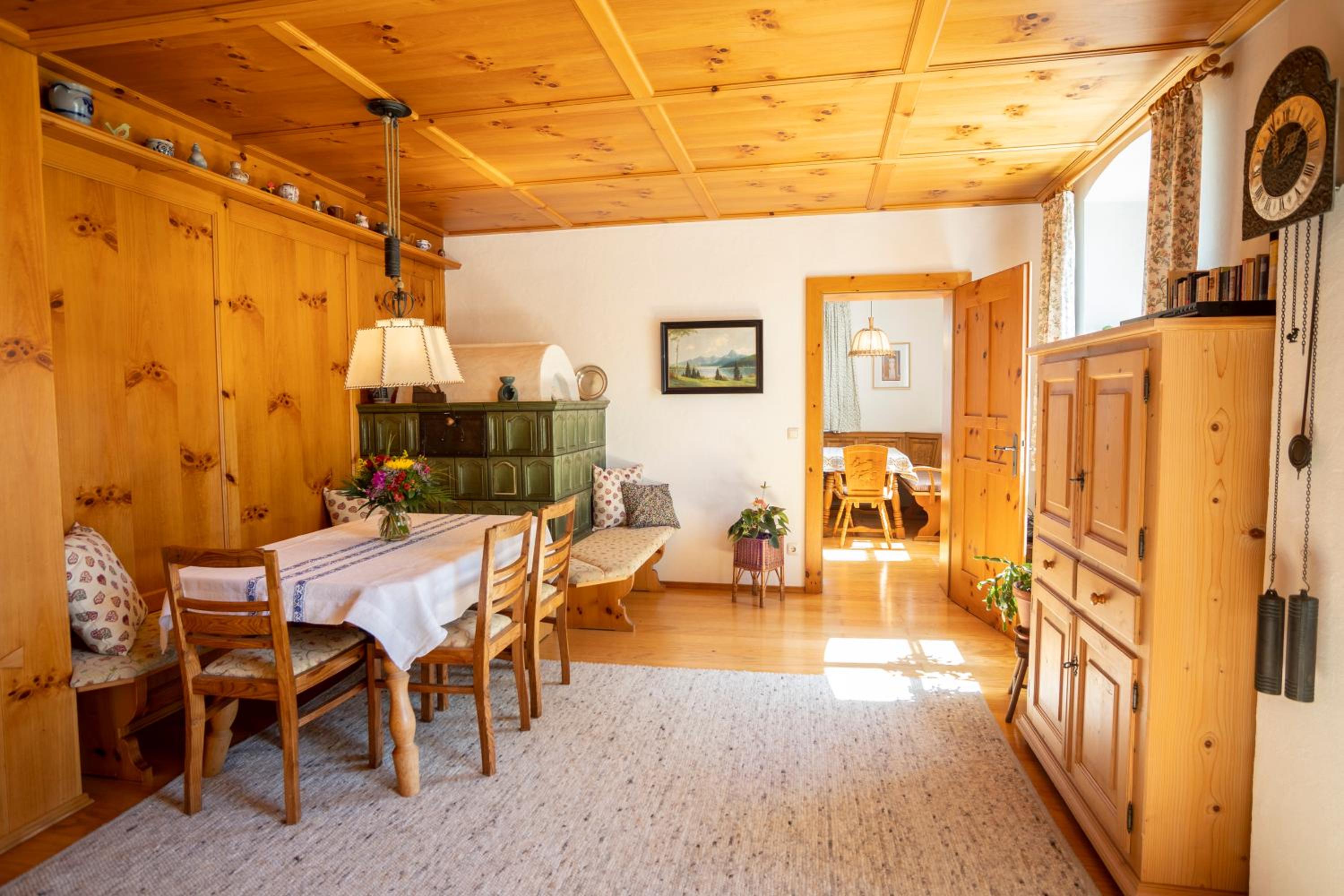 Landhauswohnung mit wildromantischem Garten