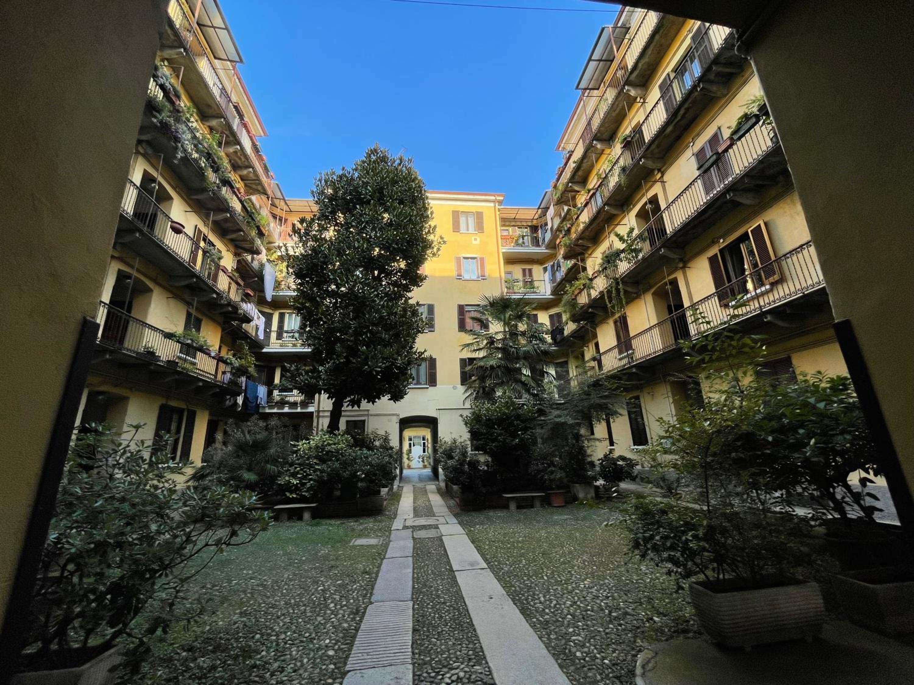 APARTMENT in TORTONA DISTRICT
