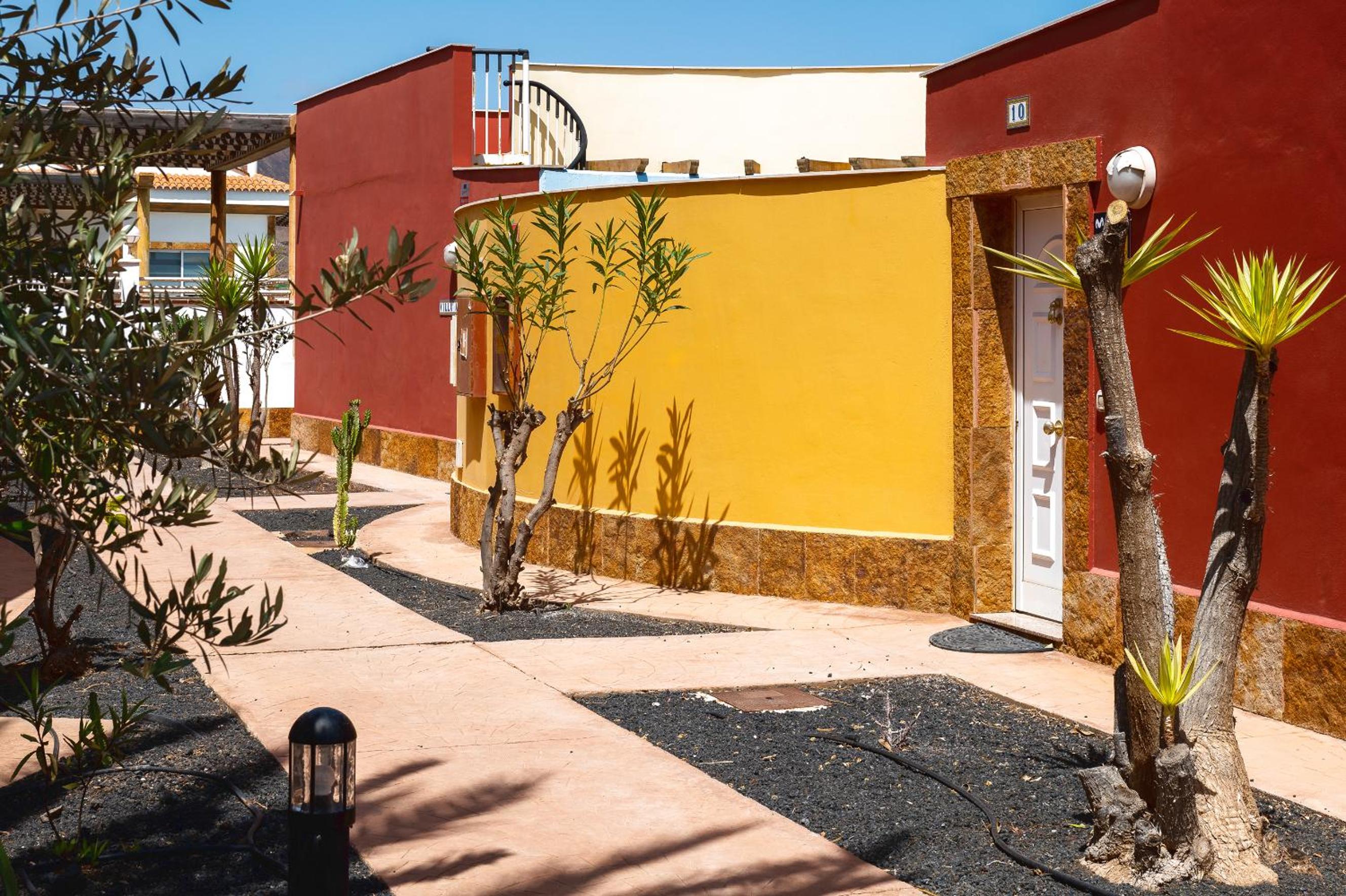Casa Girasoles terraza patio aire acondicionado
