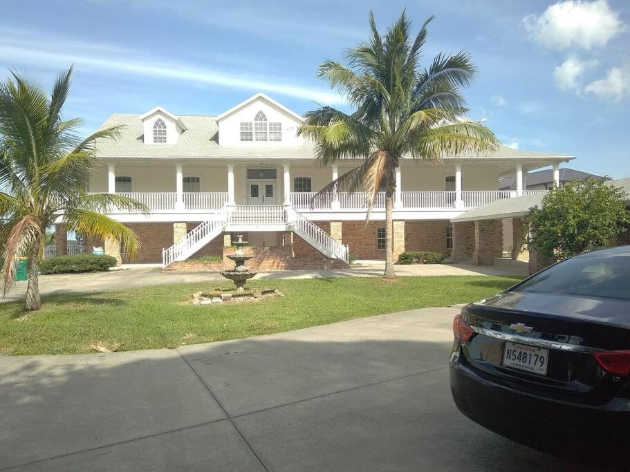 Villa Melbourne inter-coastal 2 floors 7br, heated pool view 4