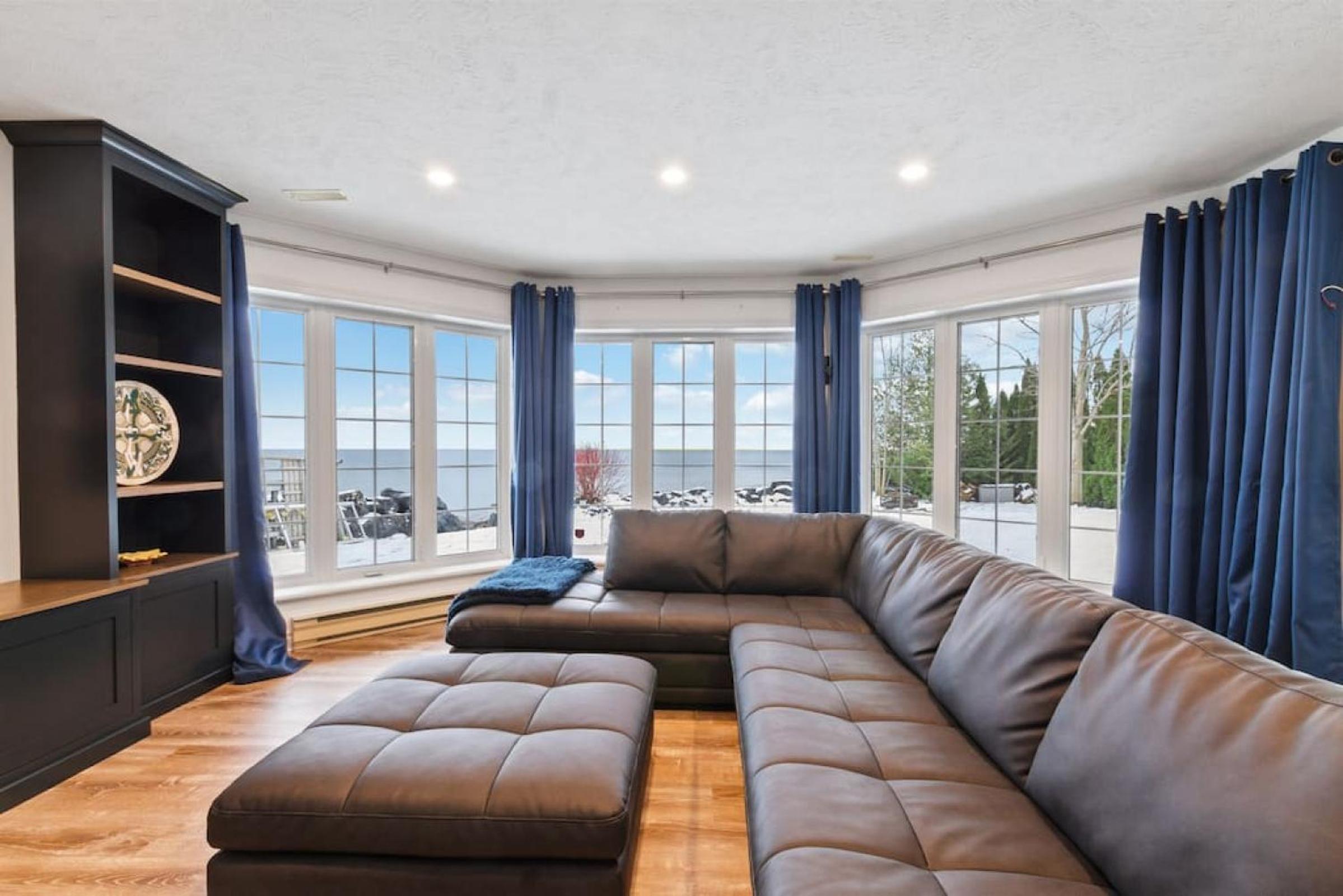 Waterfront Cottage on Georgian Bay w Hot Tub