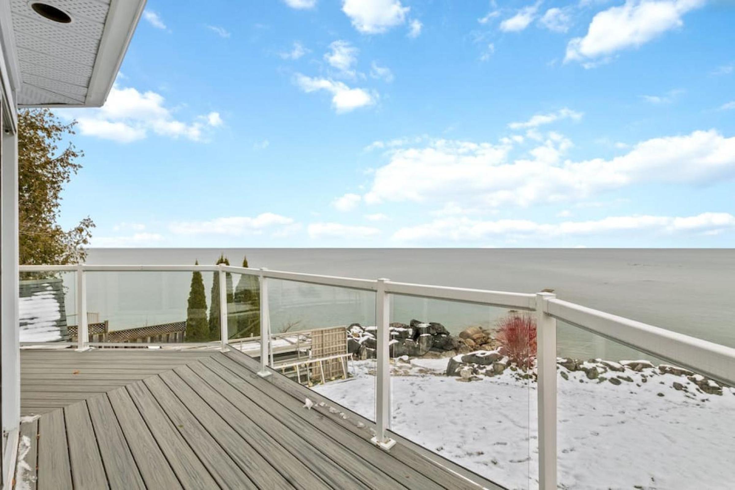 Waterfront Cottage on Georgian Bay w Hot Tub