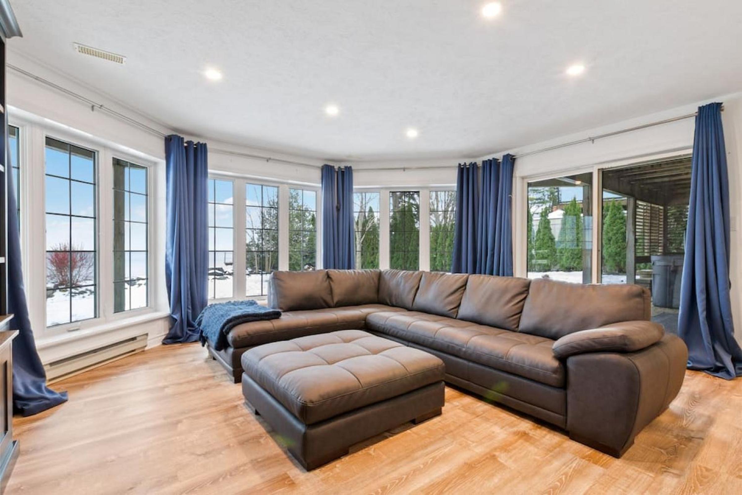 Waterfront Cottage on Georgian Bay w Hot Tub