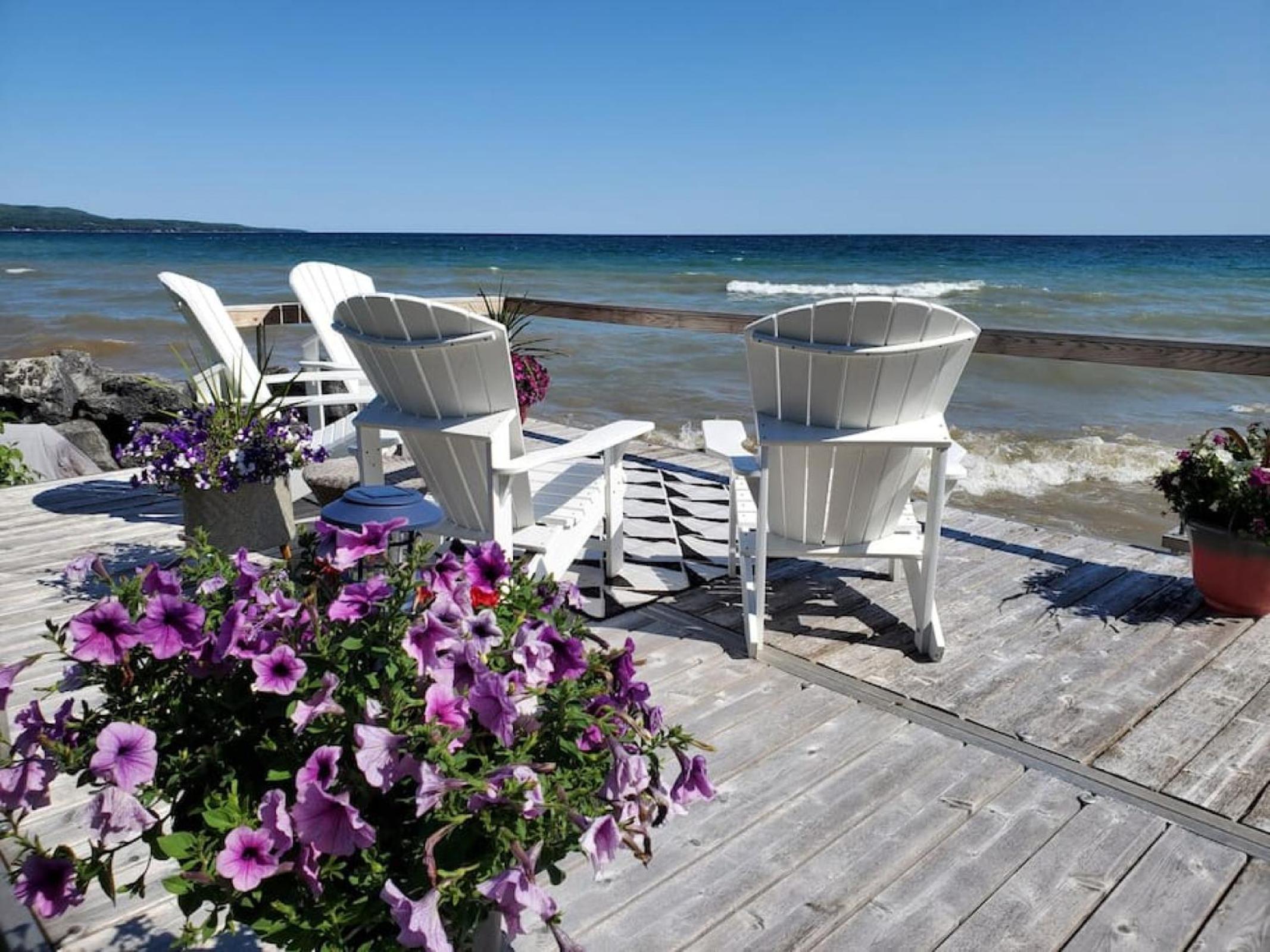 Waterfront Cottage on Georgian Bay w Hot Tub