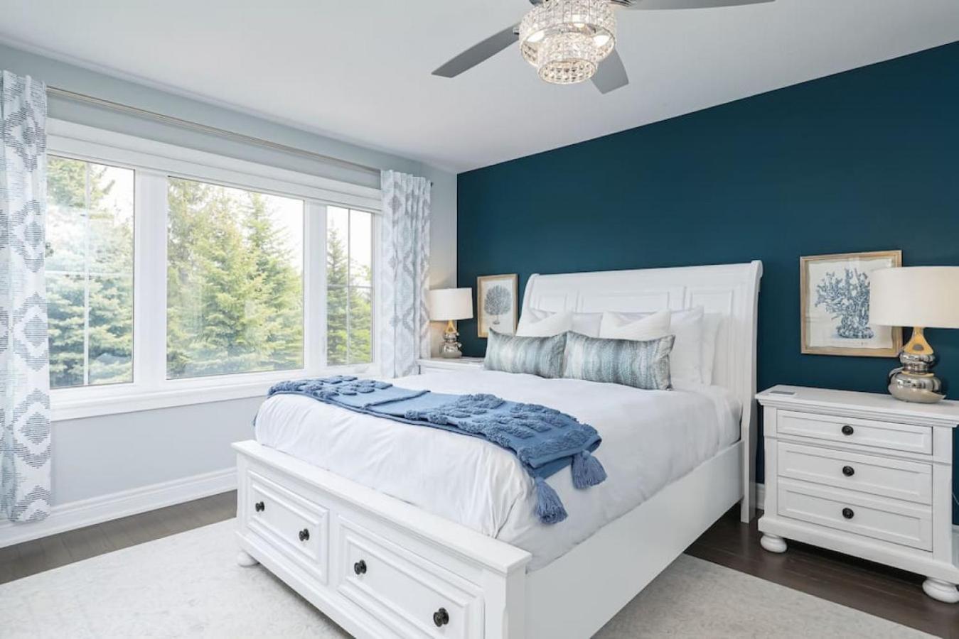 Exceptional 3 BDRM Townhome - 4 Seasons Rental
