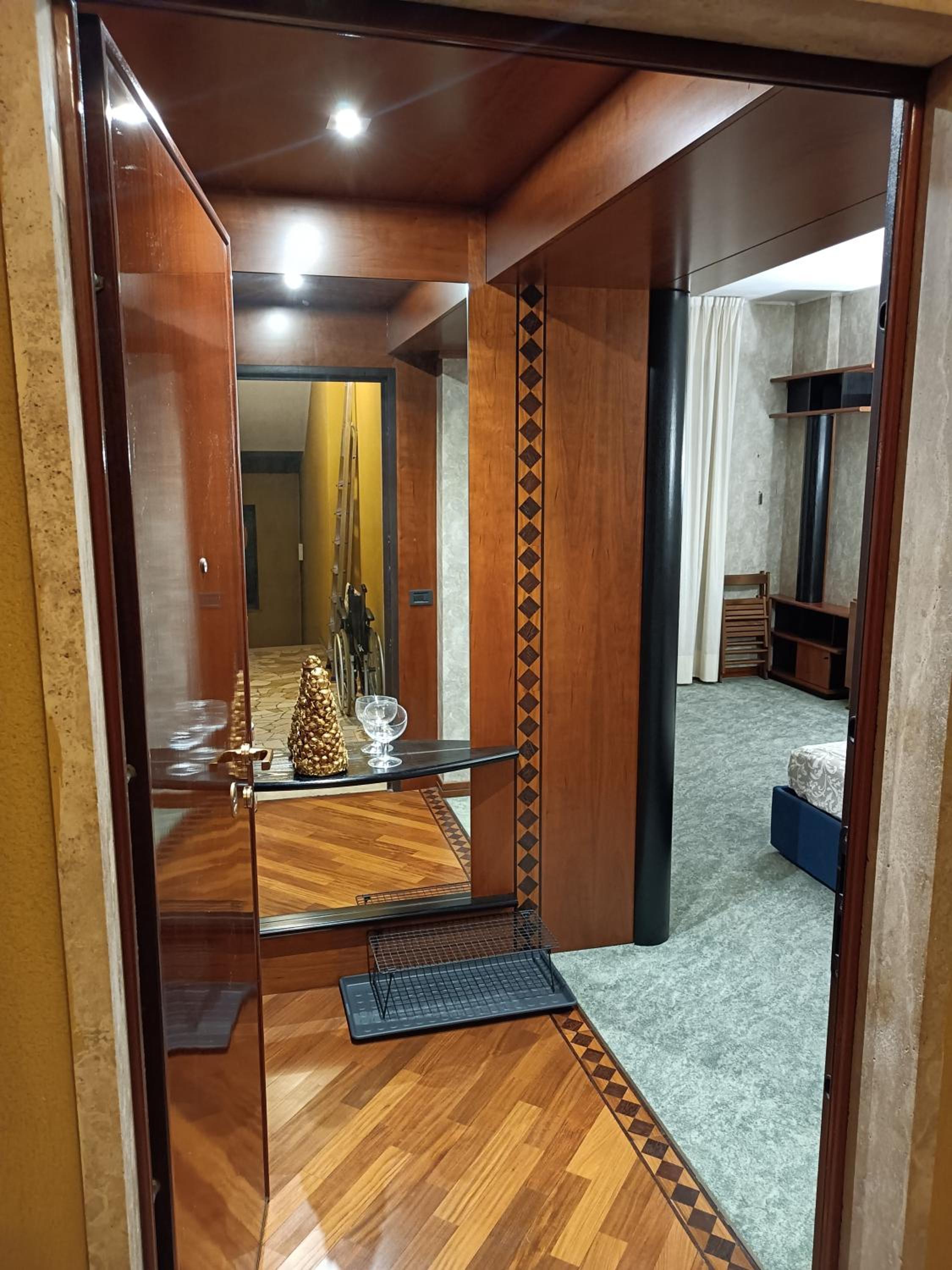 Elegant apartment for 4 - Metro 5 min - Duomo 10 min - Milano