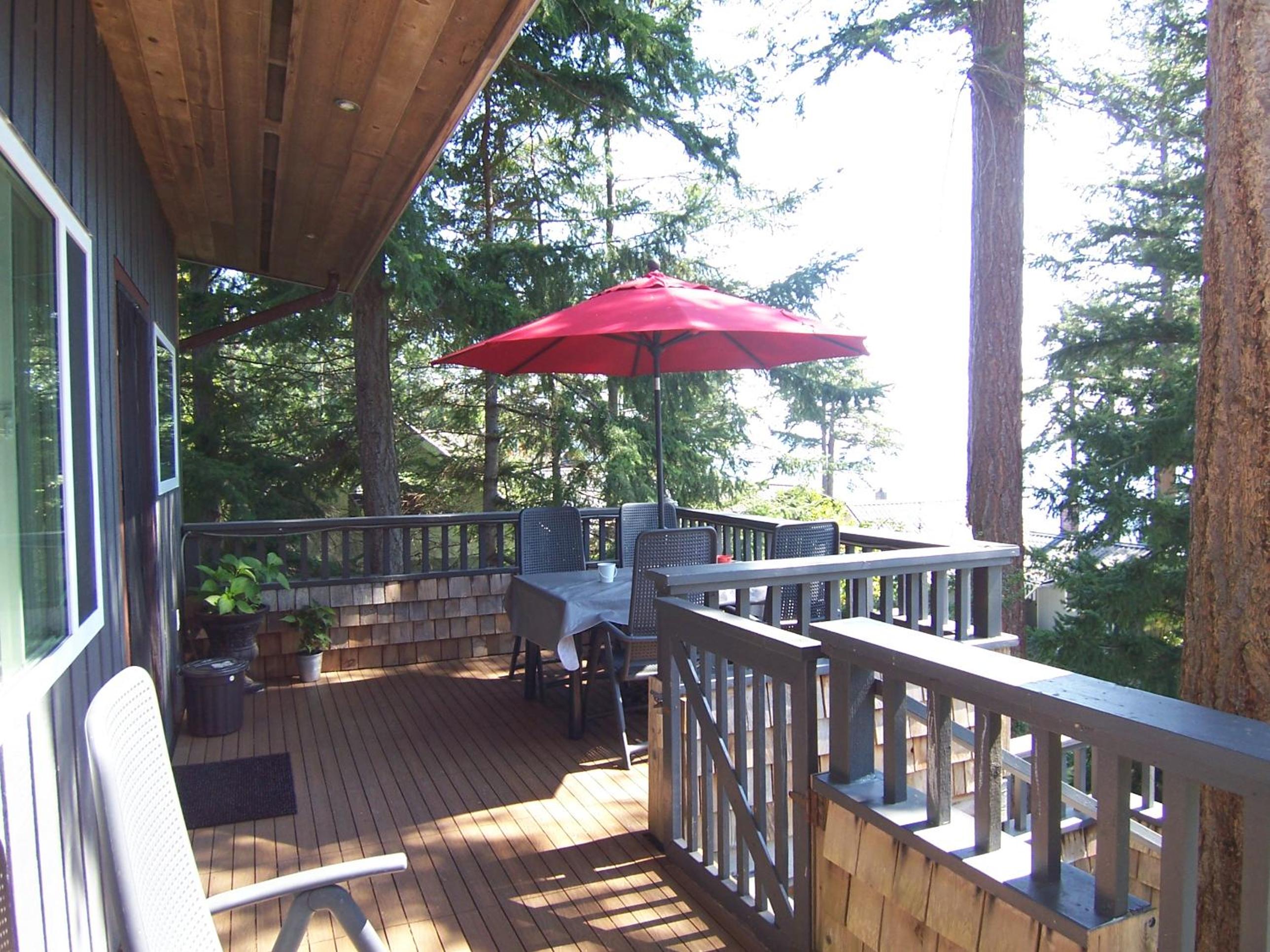 Malaspina Strait Cottage