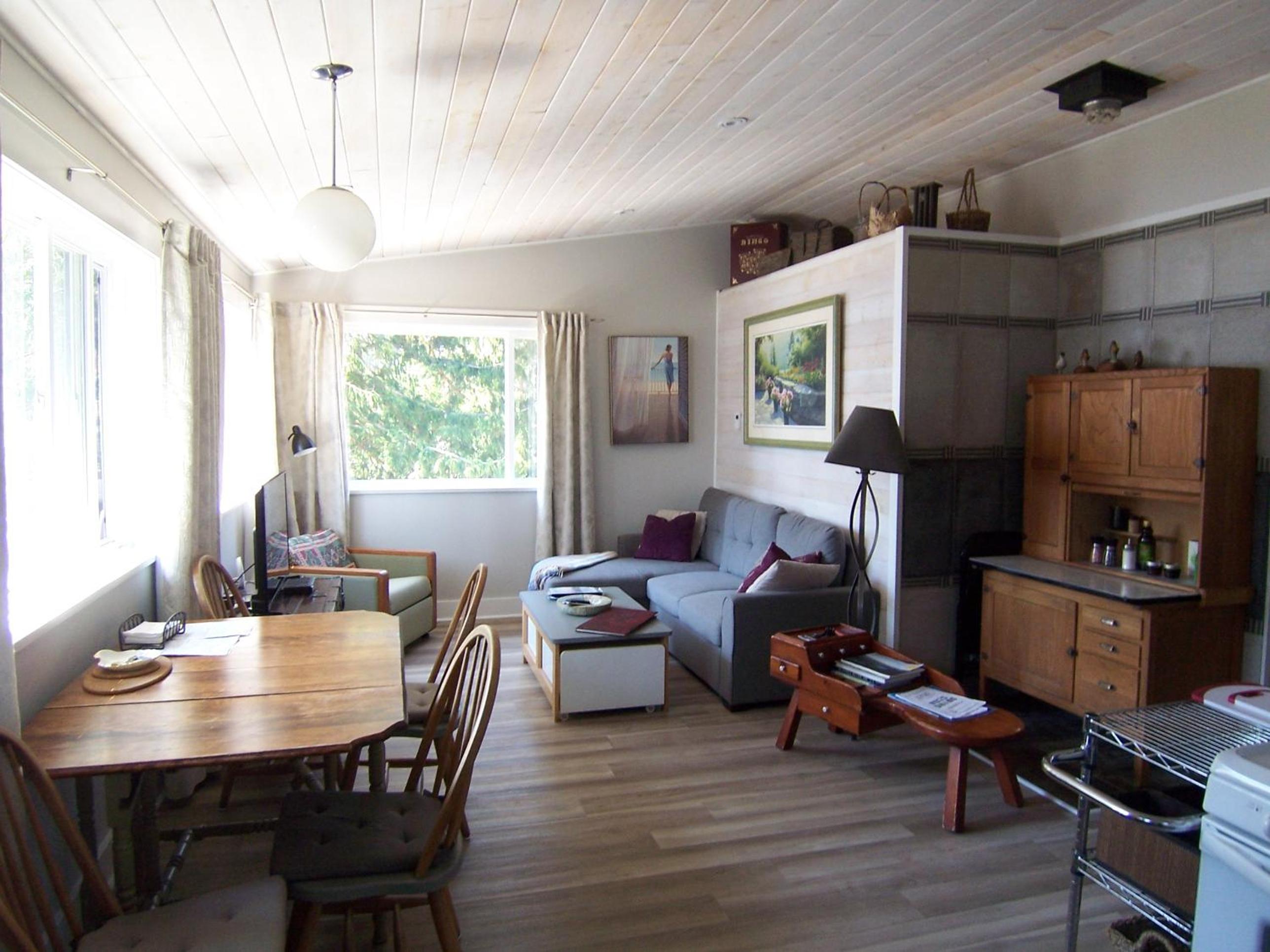 Malaspina Strait Cottage