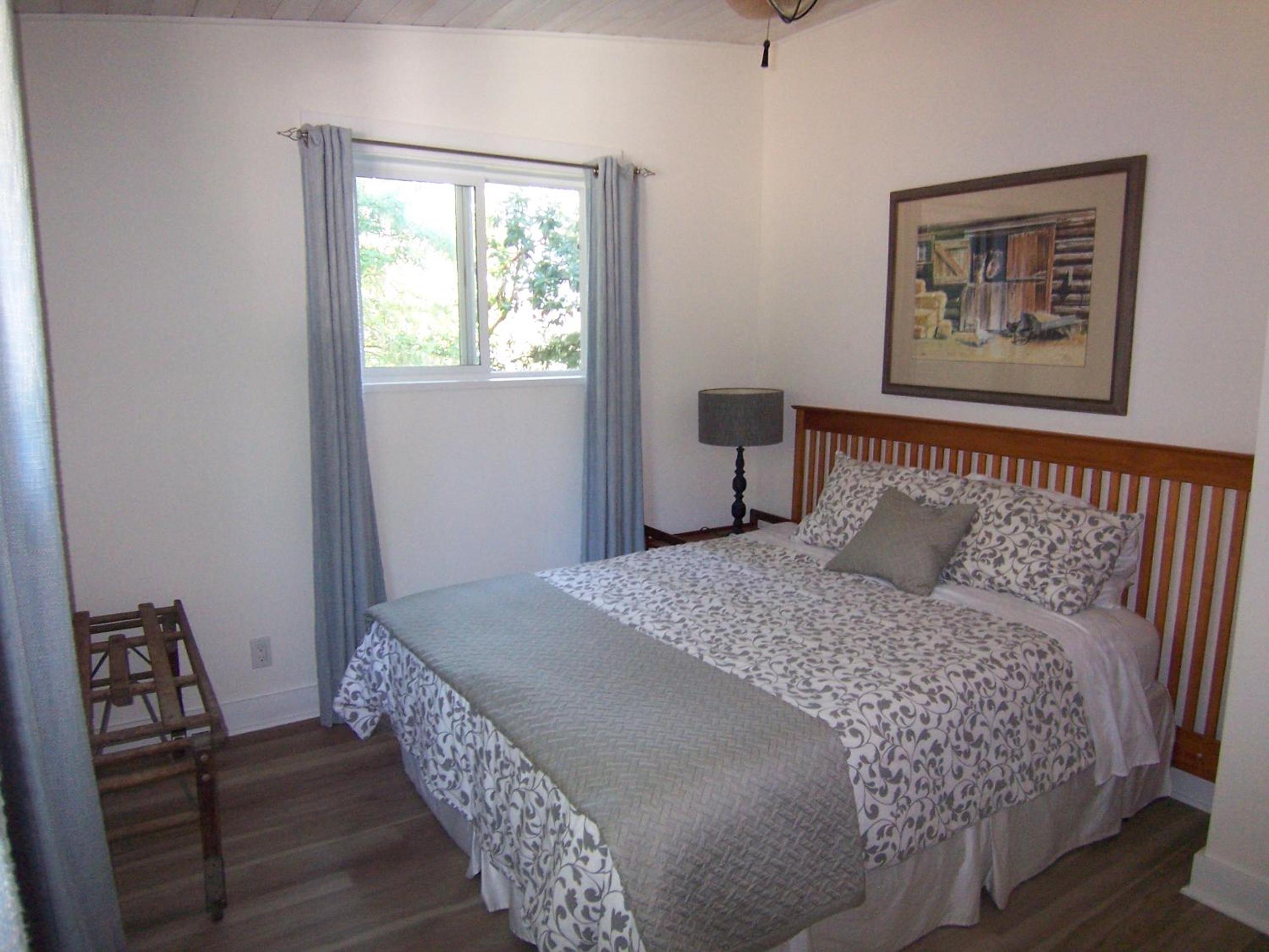 Malaspina Strait Cottage