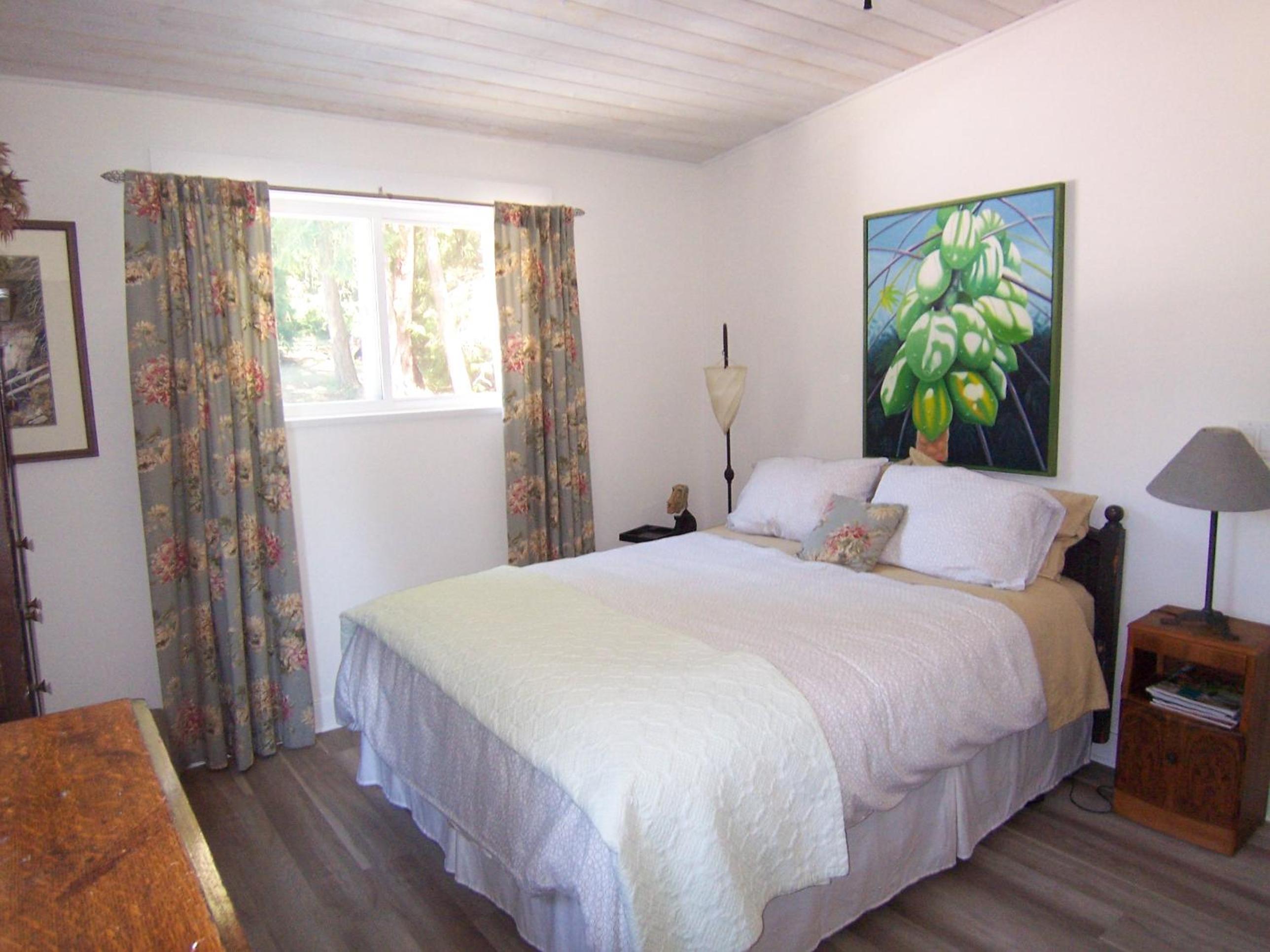 Malaspina Strait Cottage