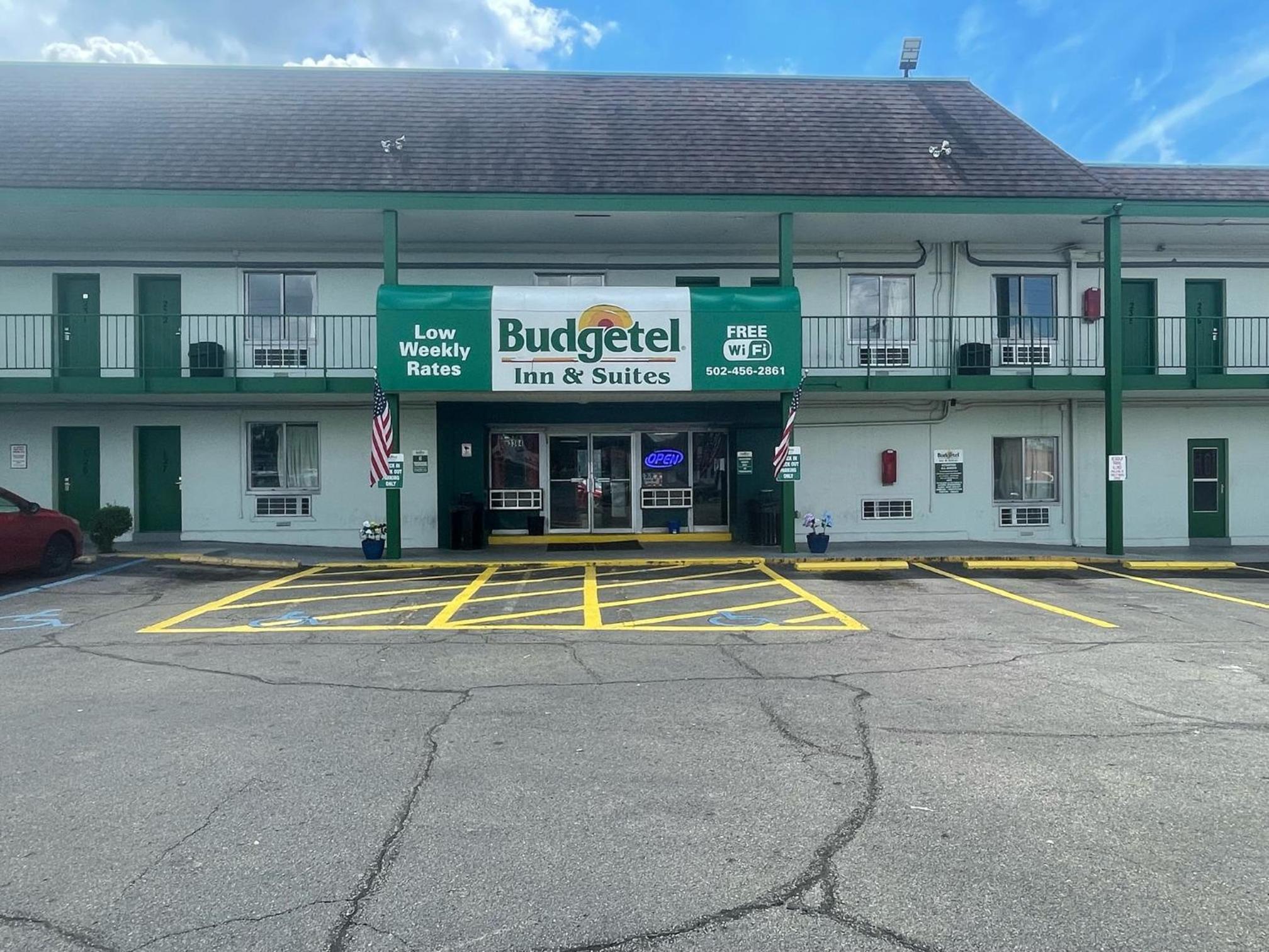 Hotel Budgetel Inn and Suites - Louisville - Image 1