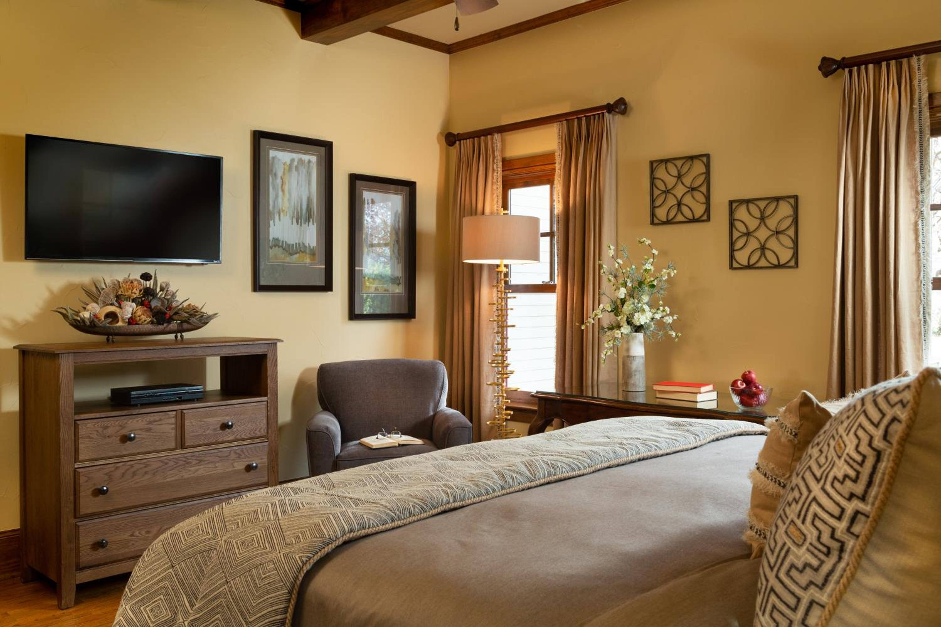 Inn on Lake Granbury a Boutique Hotel
