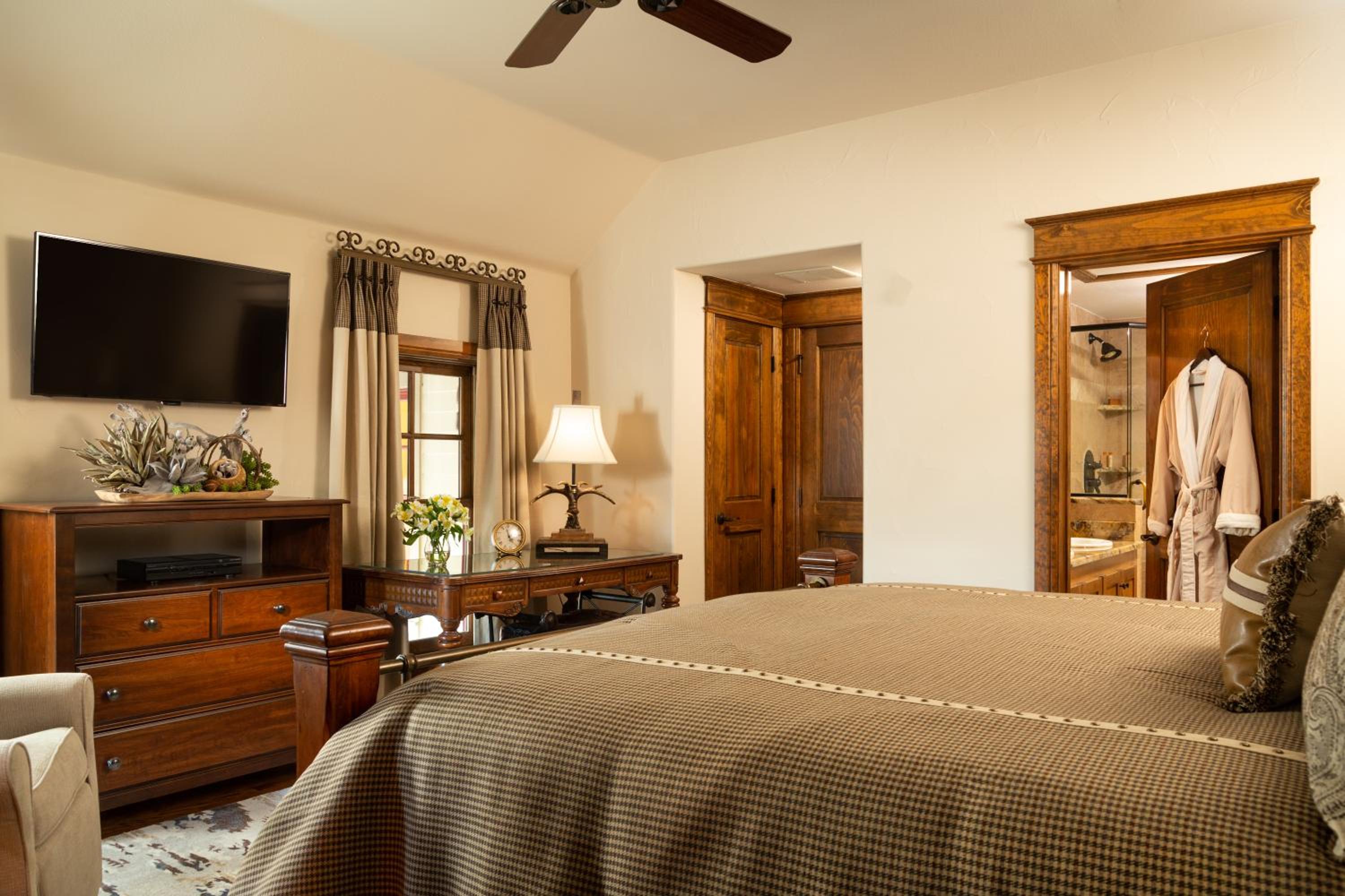 Inn on Lake Granbury a Boutique Hotel