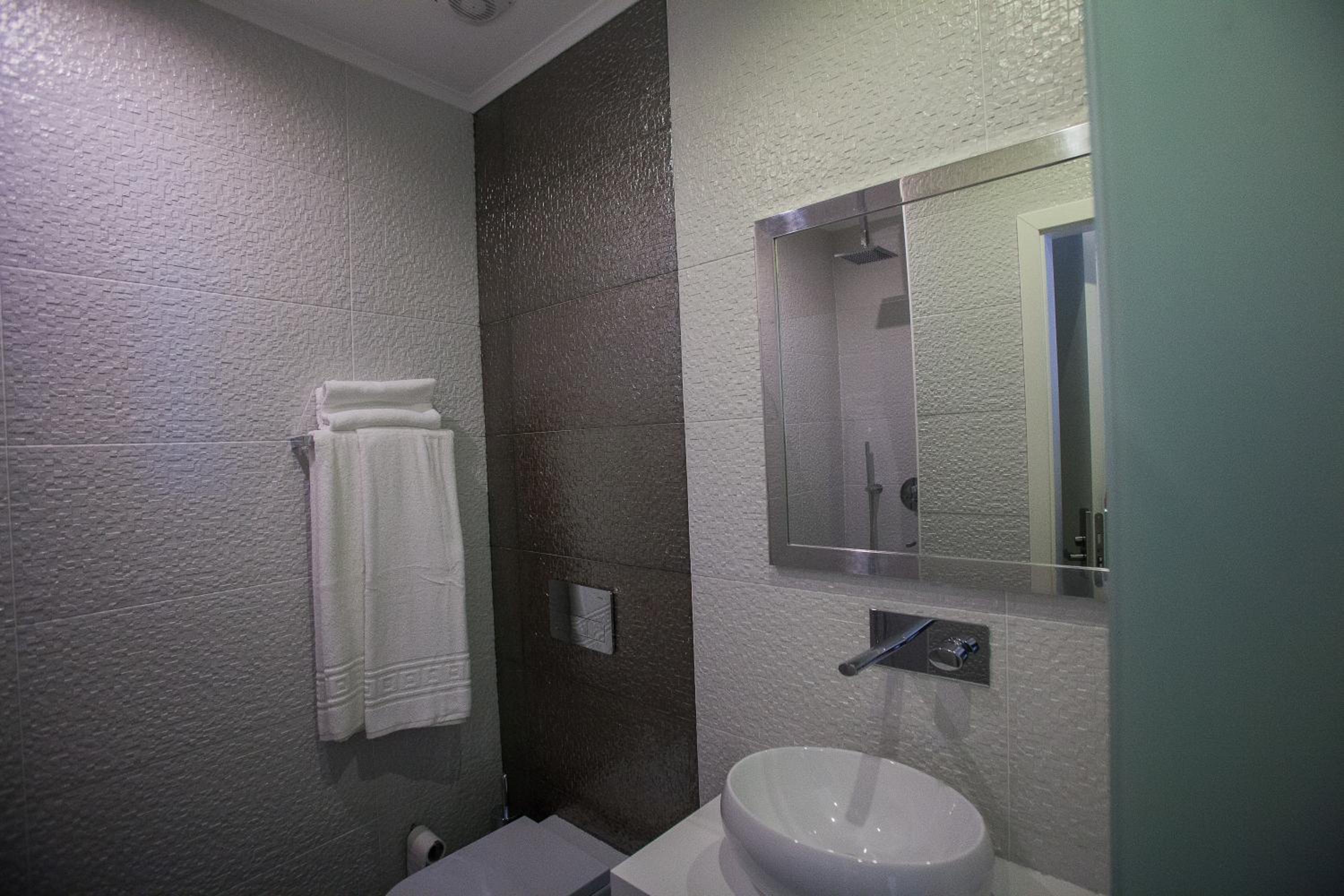 Thomar Story - Guest House