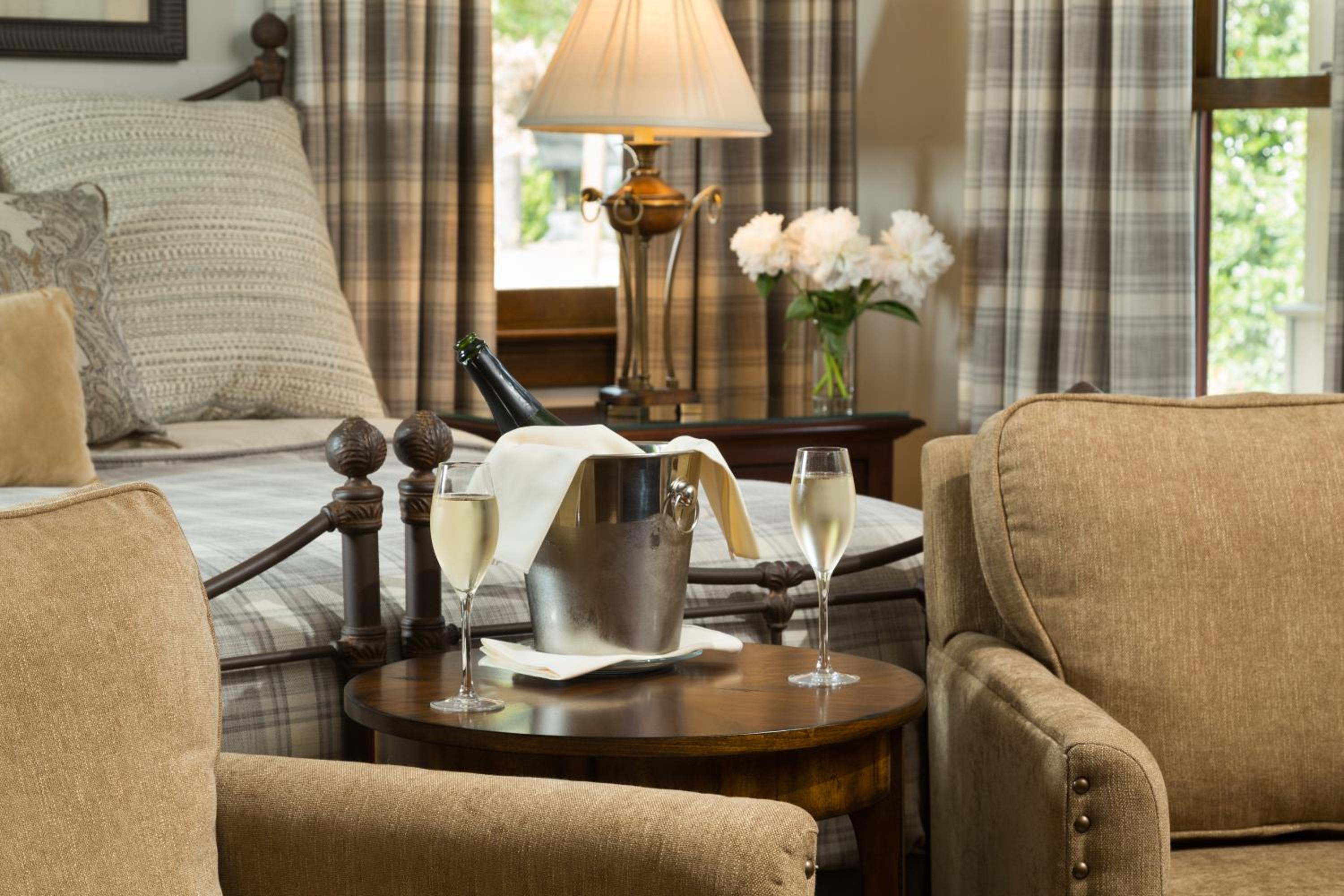 Inn on Lake Granbury a Boutique Hotel