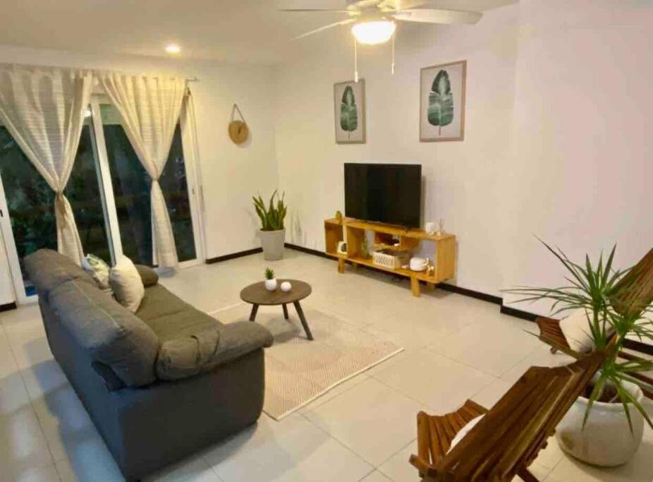 Departamento en el centro de Playa del Carmen excelente ubicación internet fibra óptica view 3