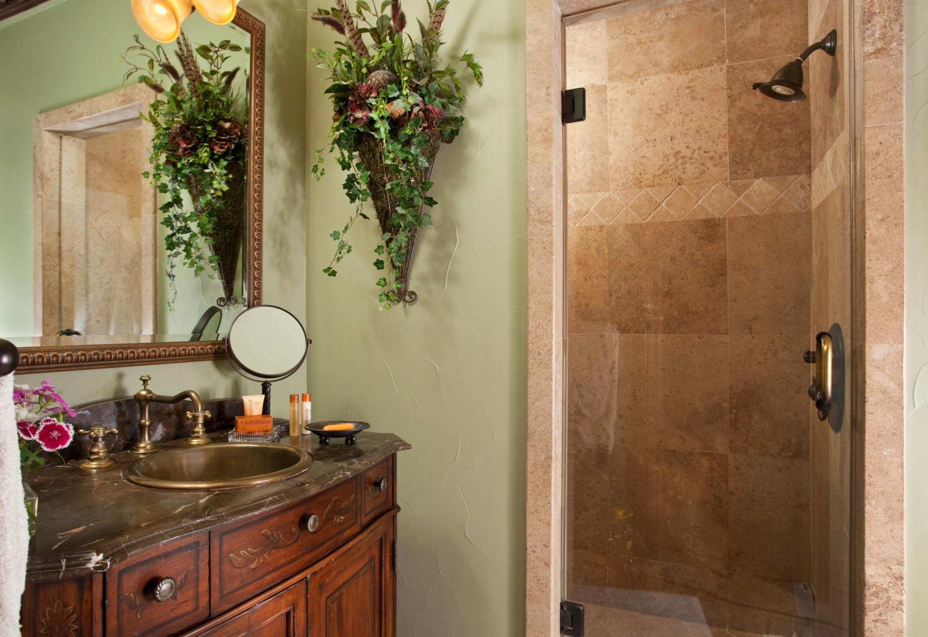 Inn on Lake Granbury a Boutique Hotel