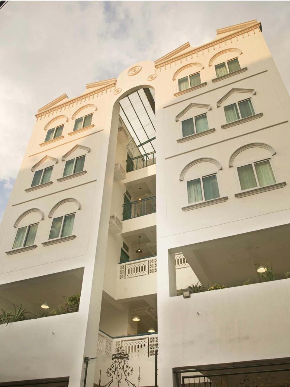 1001 Nights Boutique Inn