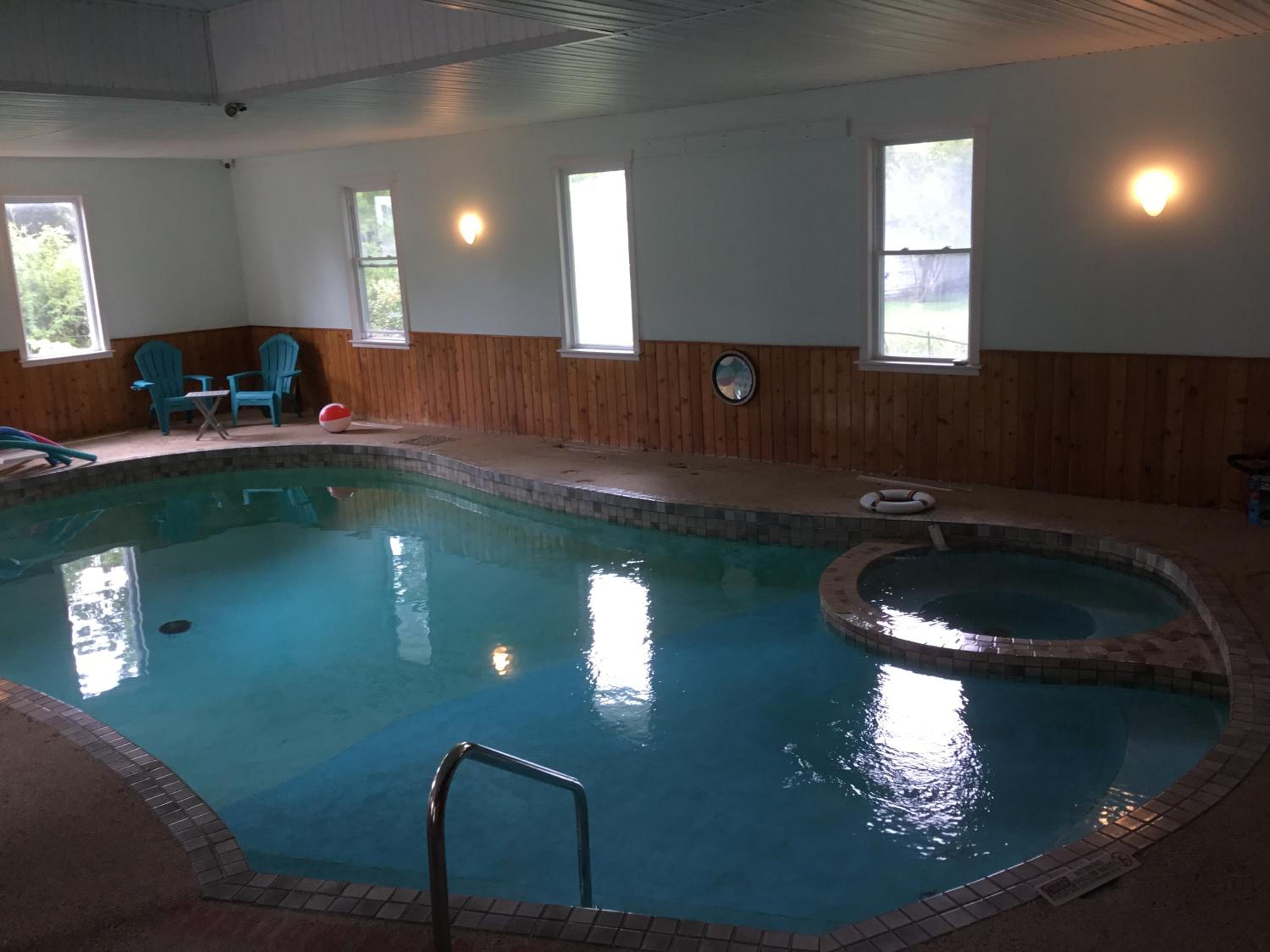 Marmora and Lake Inn and Victorian Diner