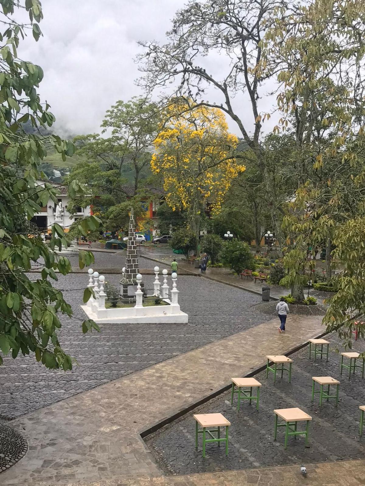 Hospedaje Casa Rosa Jardín