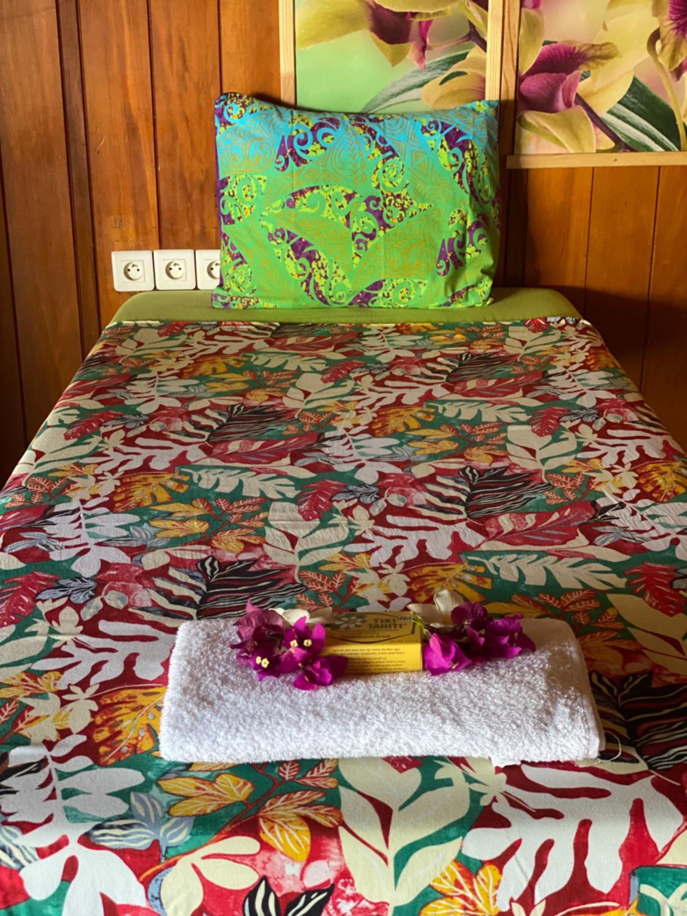 Vaiotaha Lodge